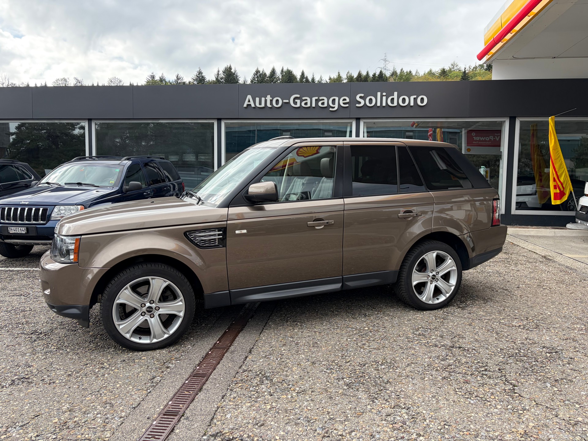 LAND ROVER Range Rover Sport 3.0 TDV6 HSE Automatic-image-3