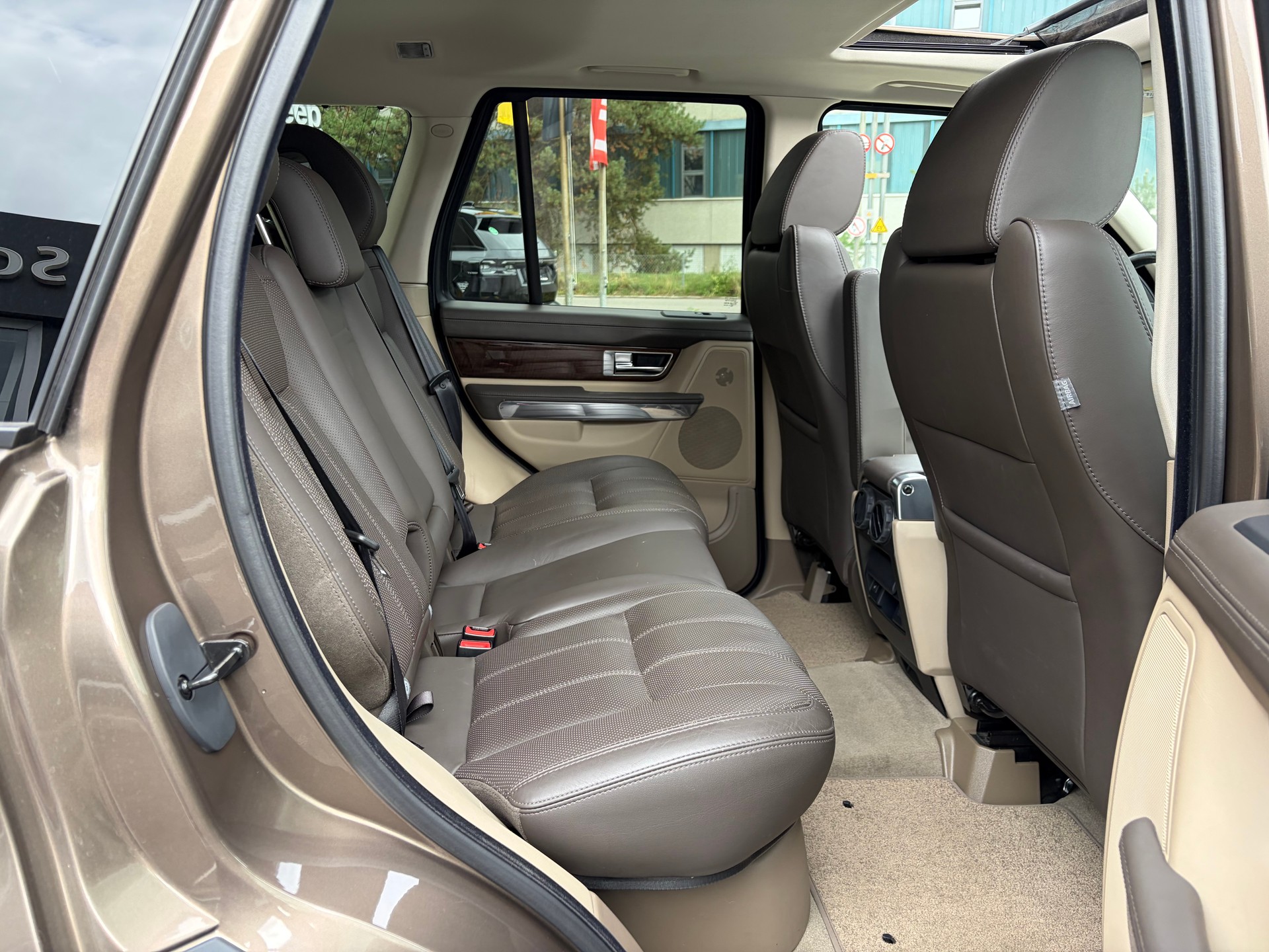 LAND ROVER Range Rover Sport 3.0 TDV6 HSE Automatic-image-12