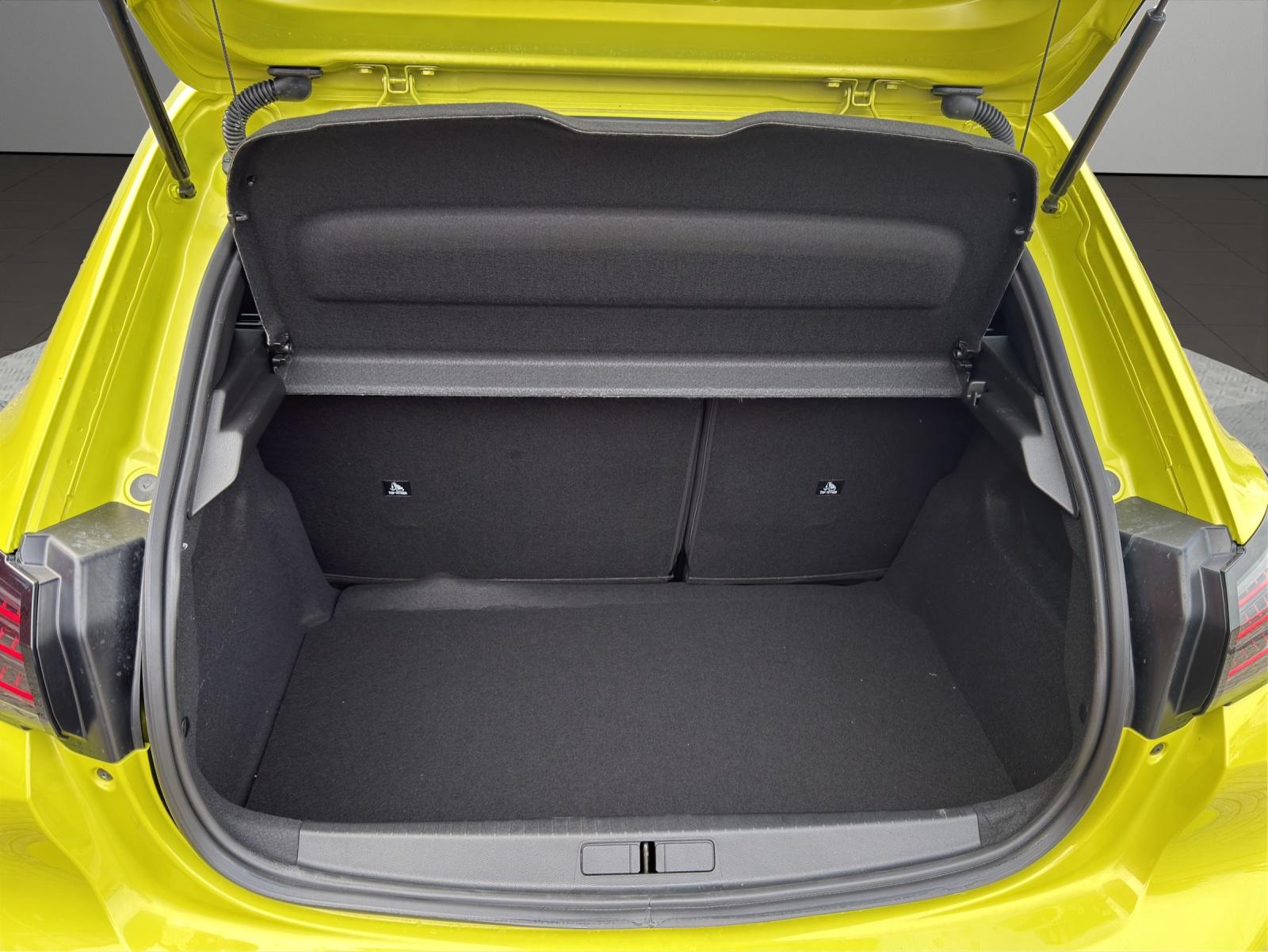 PEUGEOT 208 1.2 Hybrid 145 GT Exclusive-image-10