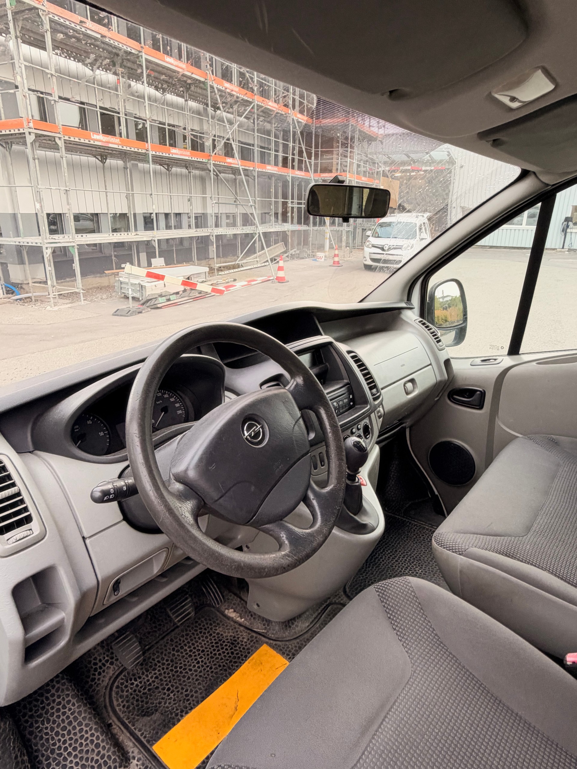 OPEL Vivaro 2.0 CDTI 2.7t L1H1-image-9