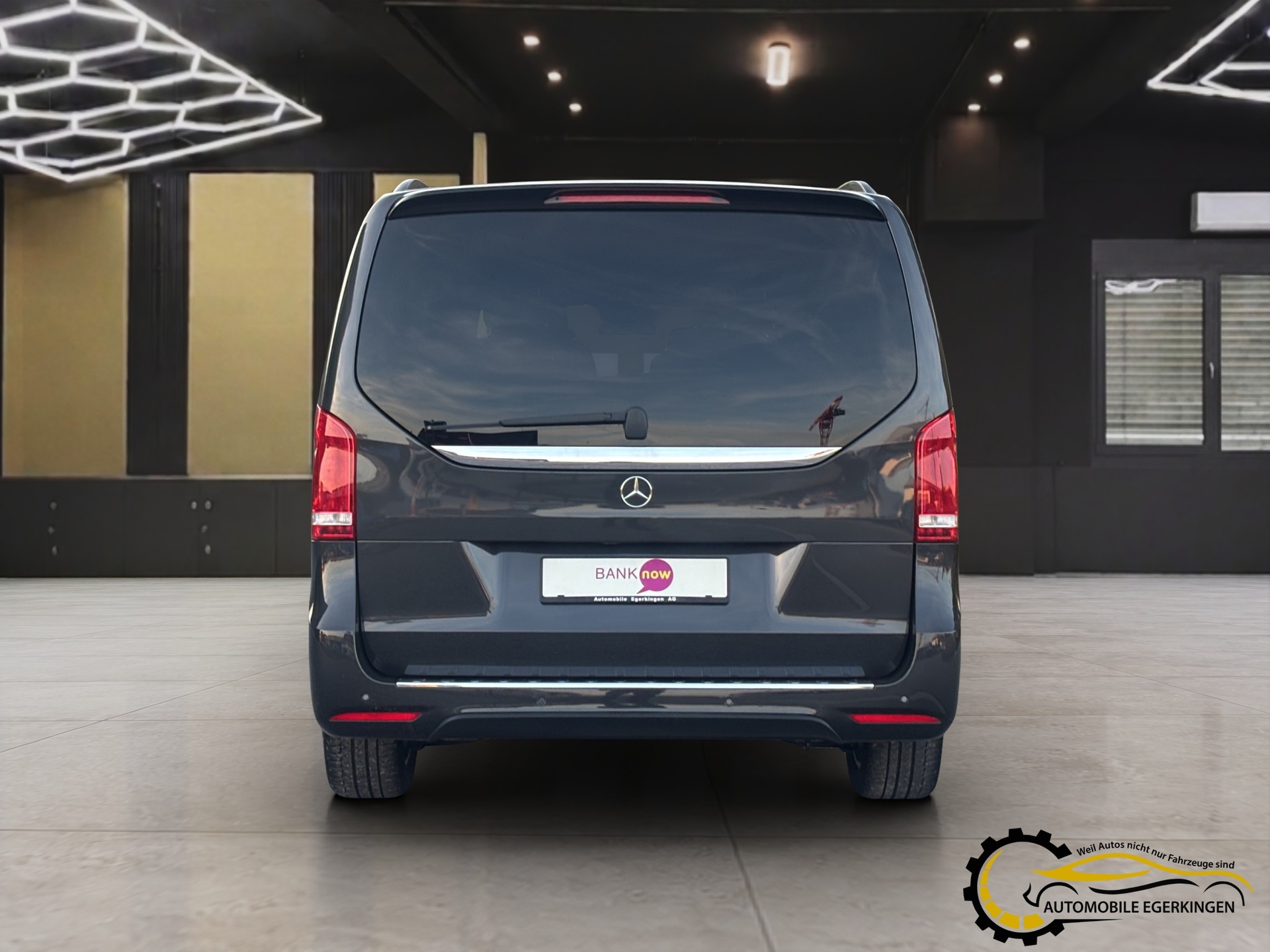 MERCEDES-BENZ EQV 300 lang Van-image-5