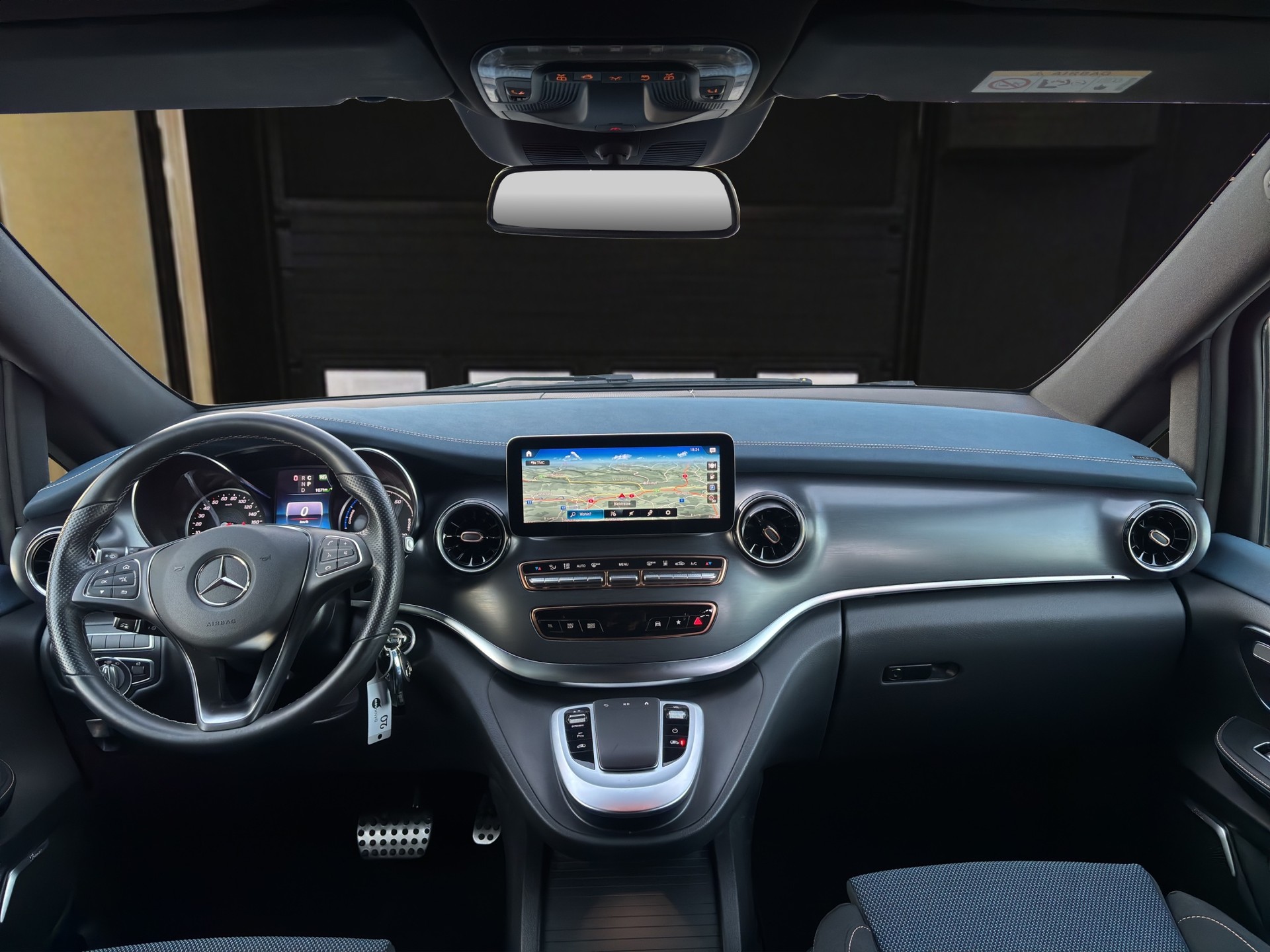 MERCEDES-BENZ EQV 300 lang Van-image-10