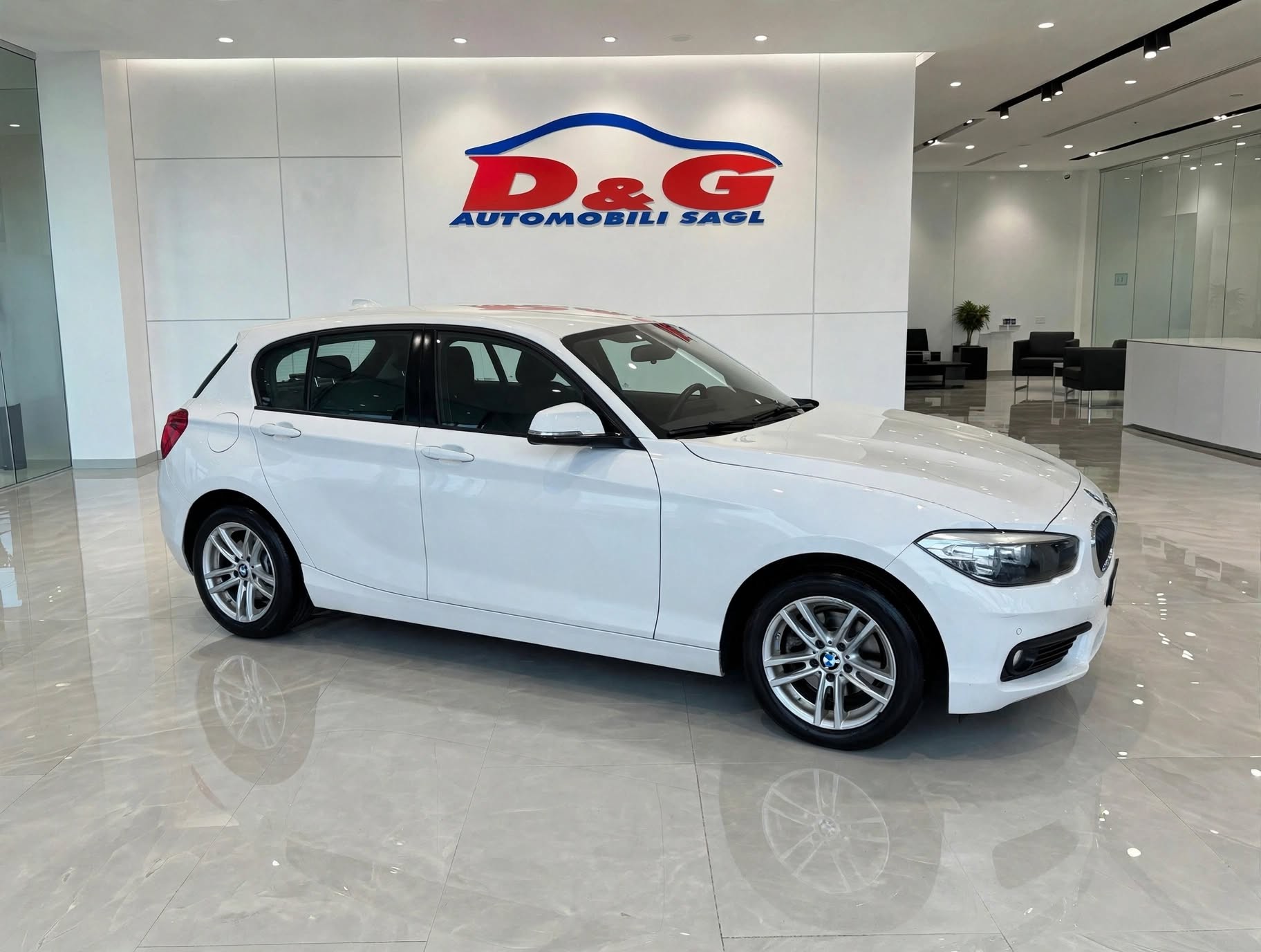 BMW 116d M Sport Steptronic-image-6