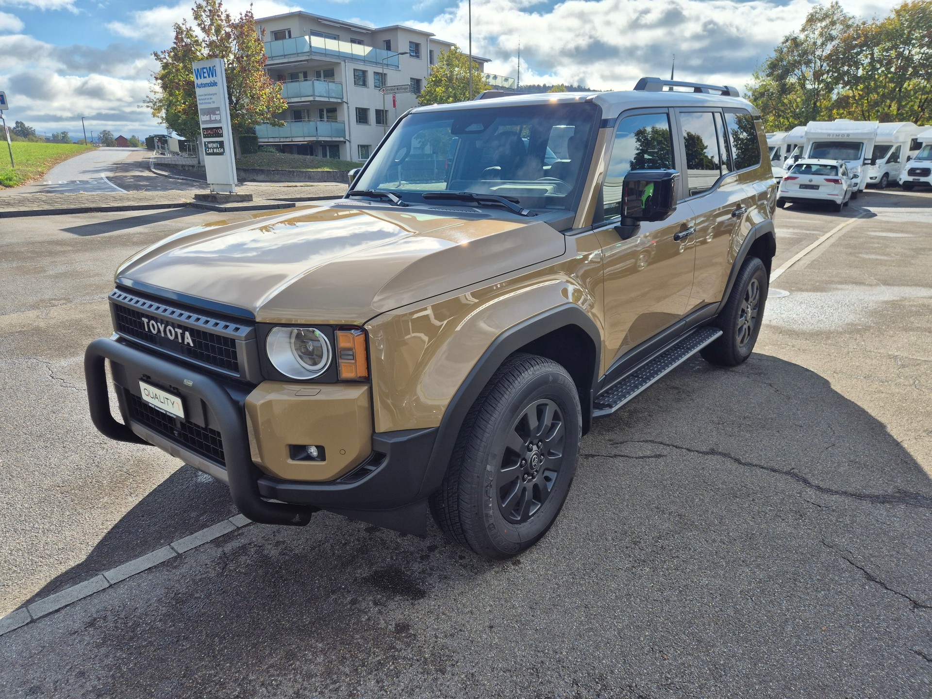 TOYOTA Land Cruiser 2.8TD Invincible-image-1