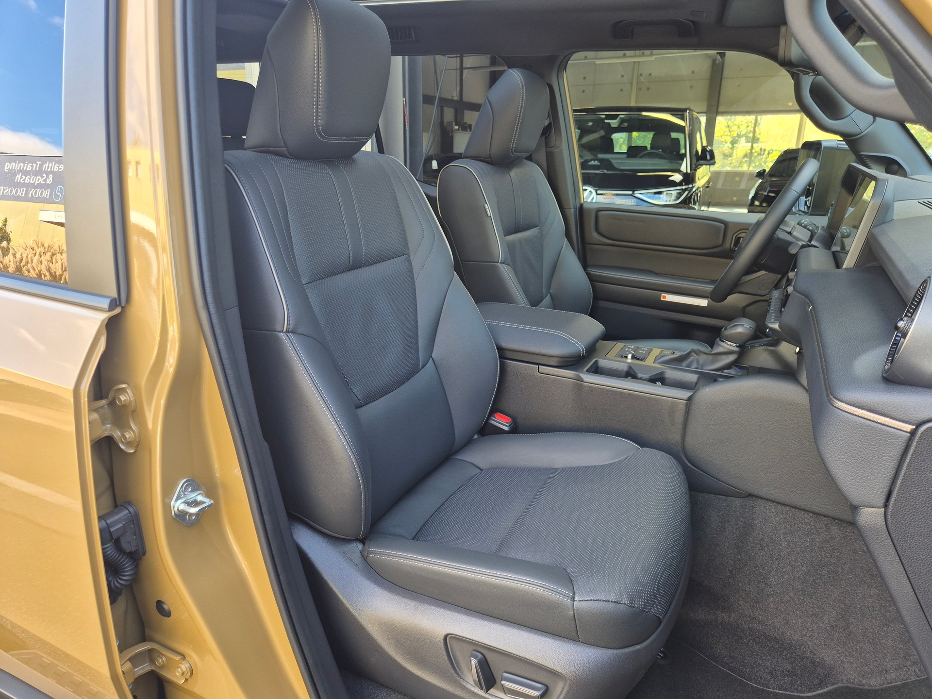 TOYOTA Land Cruiser 2.8TD Invincible-image-20