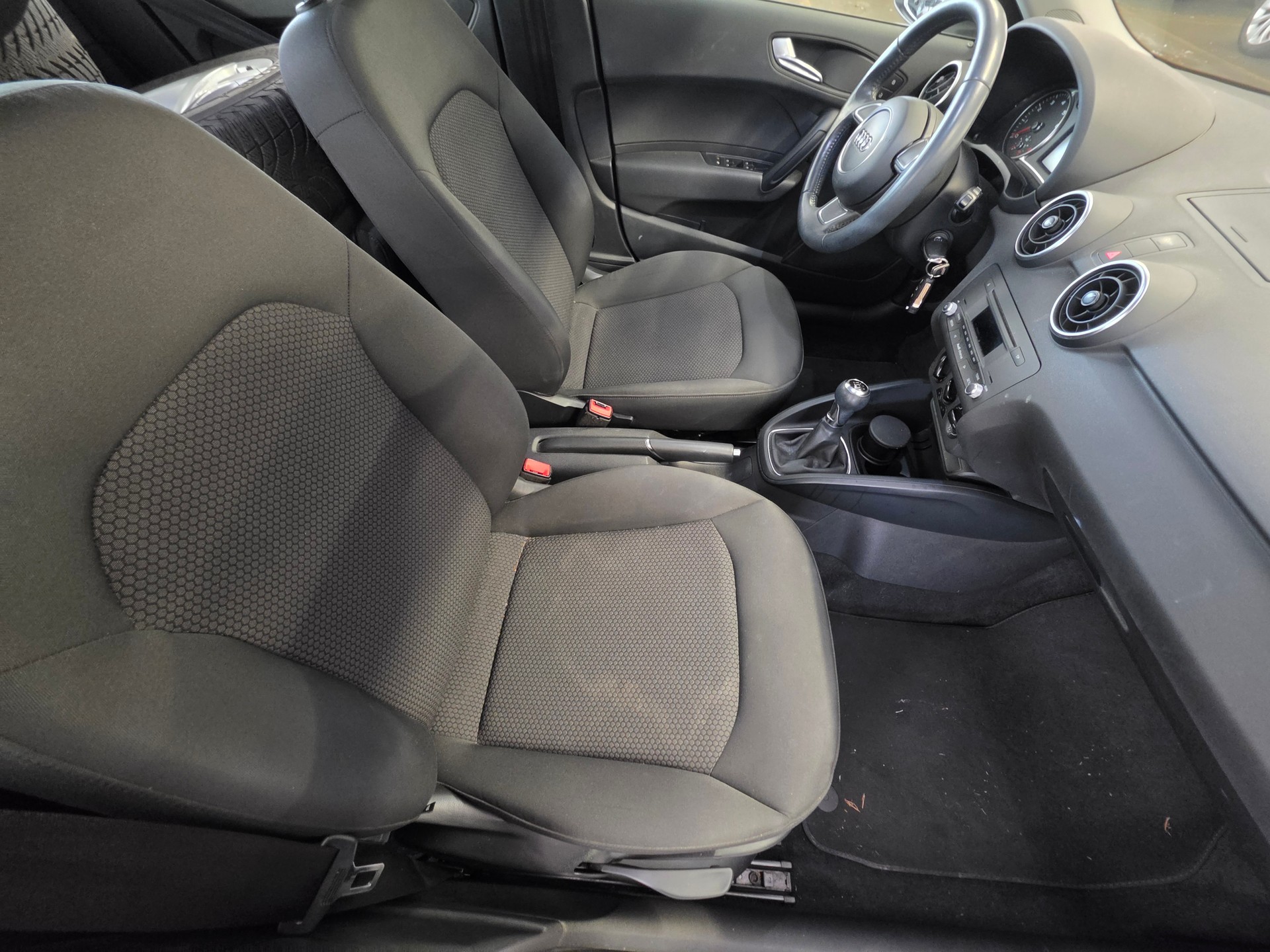 AUDI A1 Sportback 1.4 TFSI Attraction-image-9