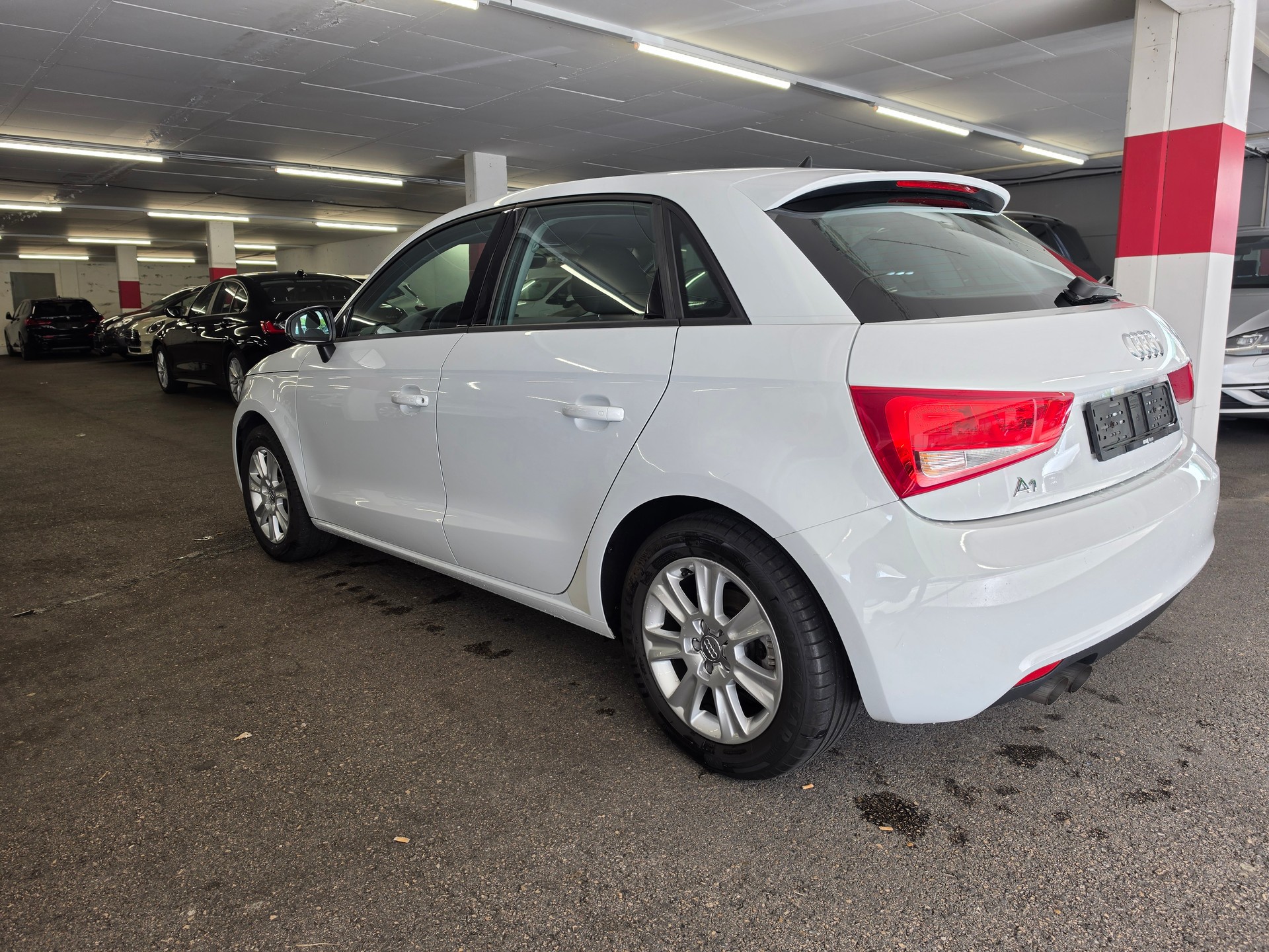 AUDI A1 Sportback 1.4 TFSI Attraction-image-2