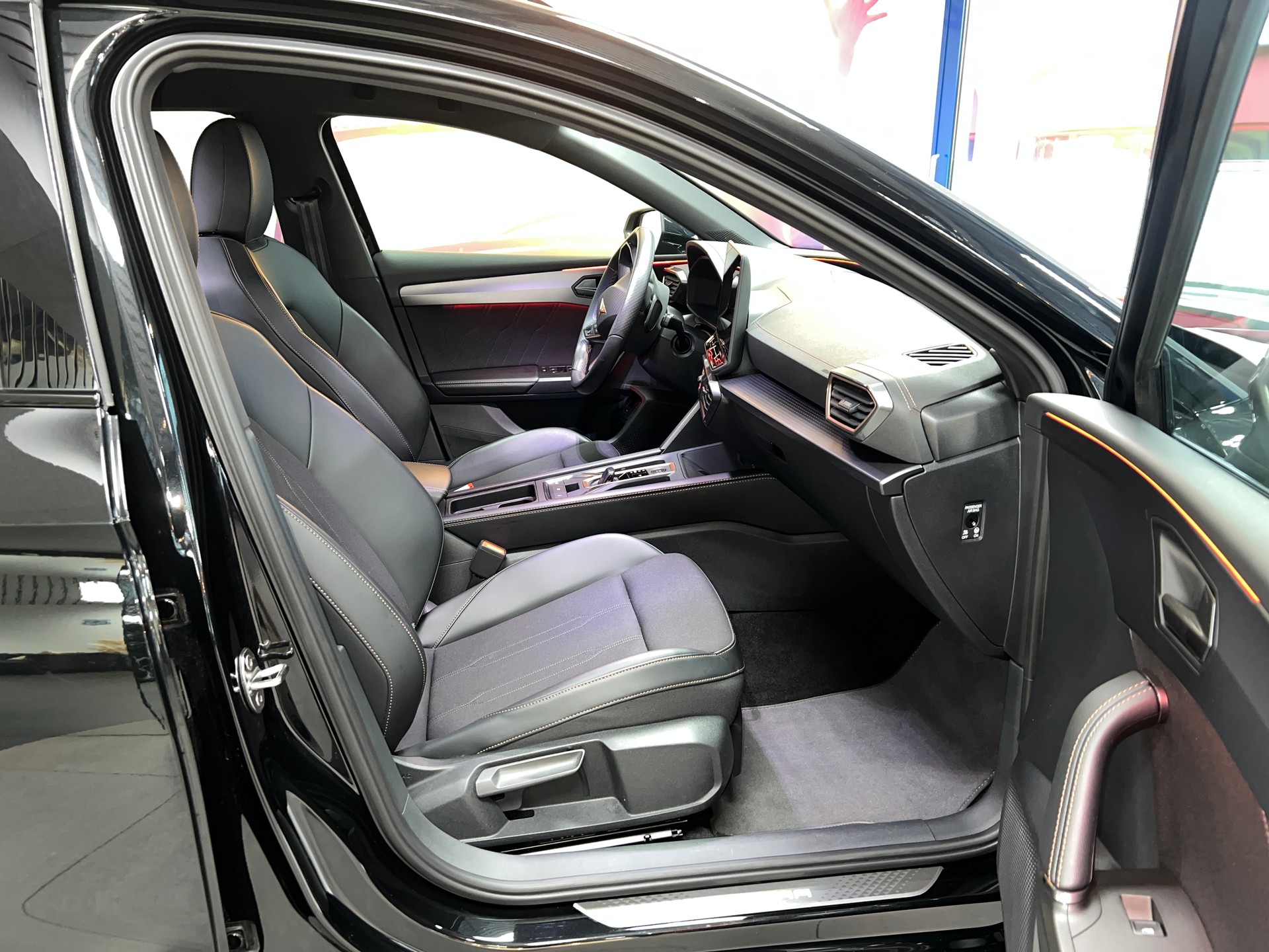 CUPRA LEON ST 2.0 TSI DSG 4Drive / 5 Jahre Garantie-image-5