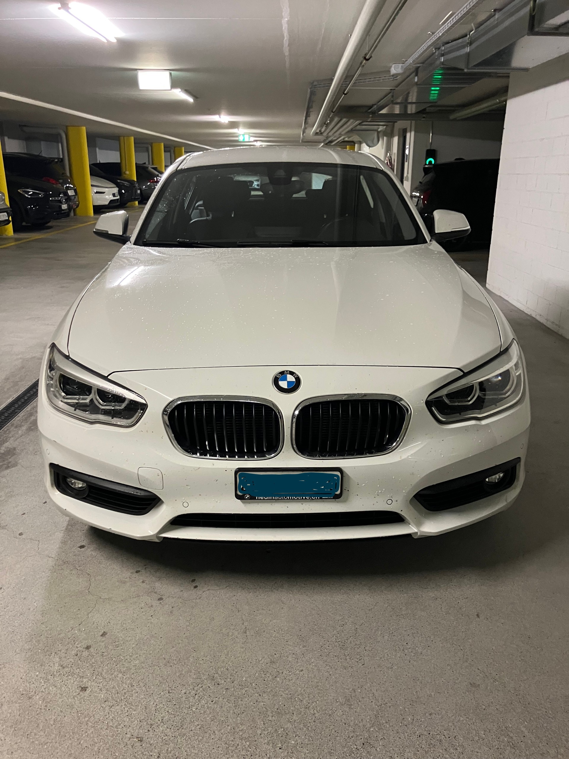 BMW 118i-image-2