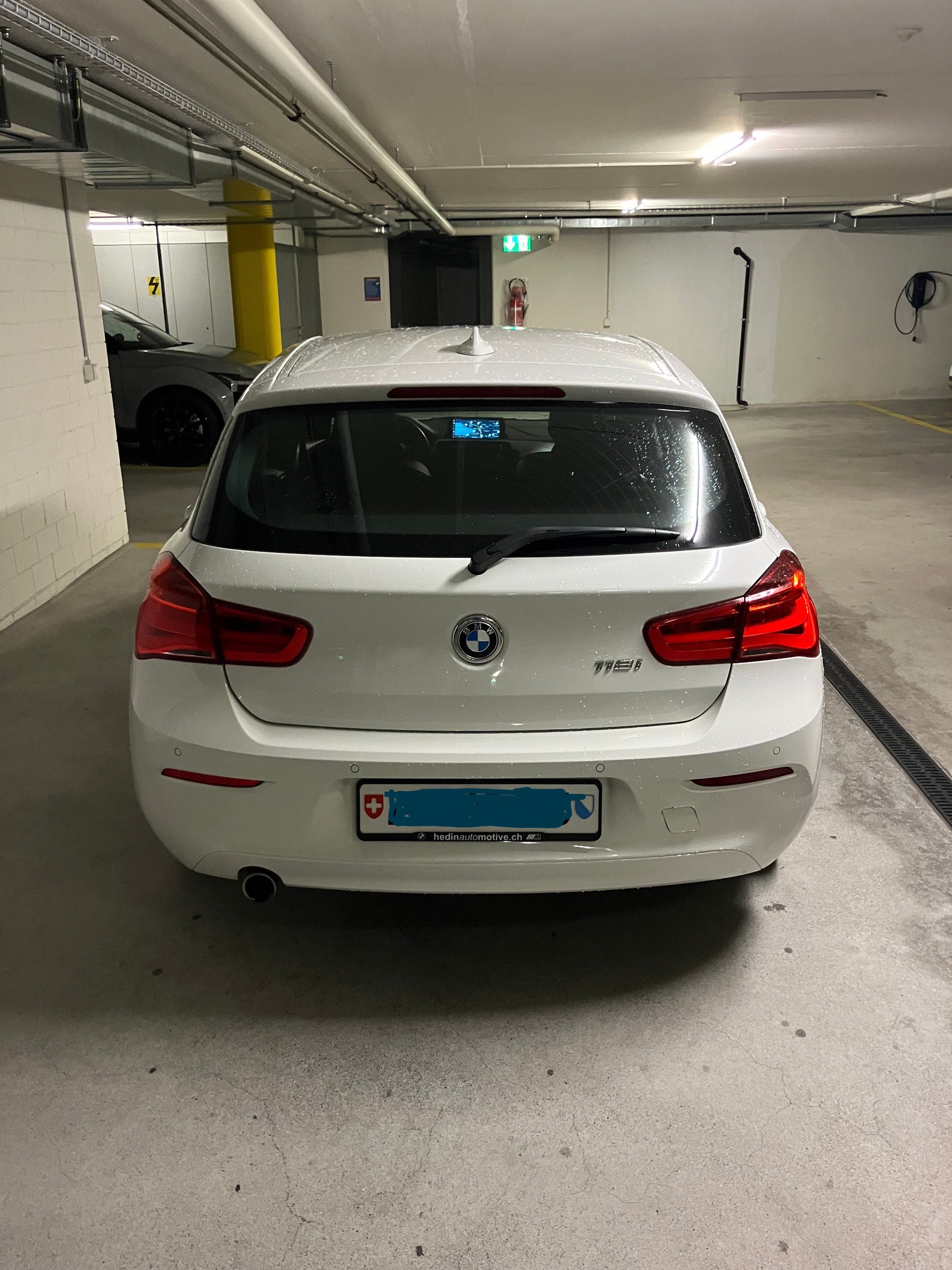 BMW 118i-image-3