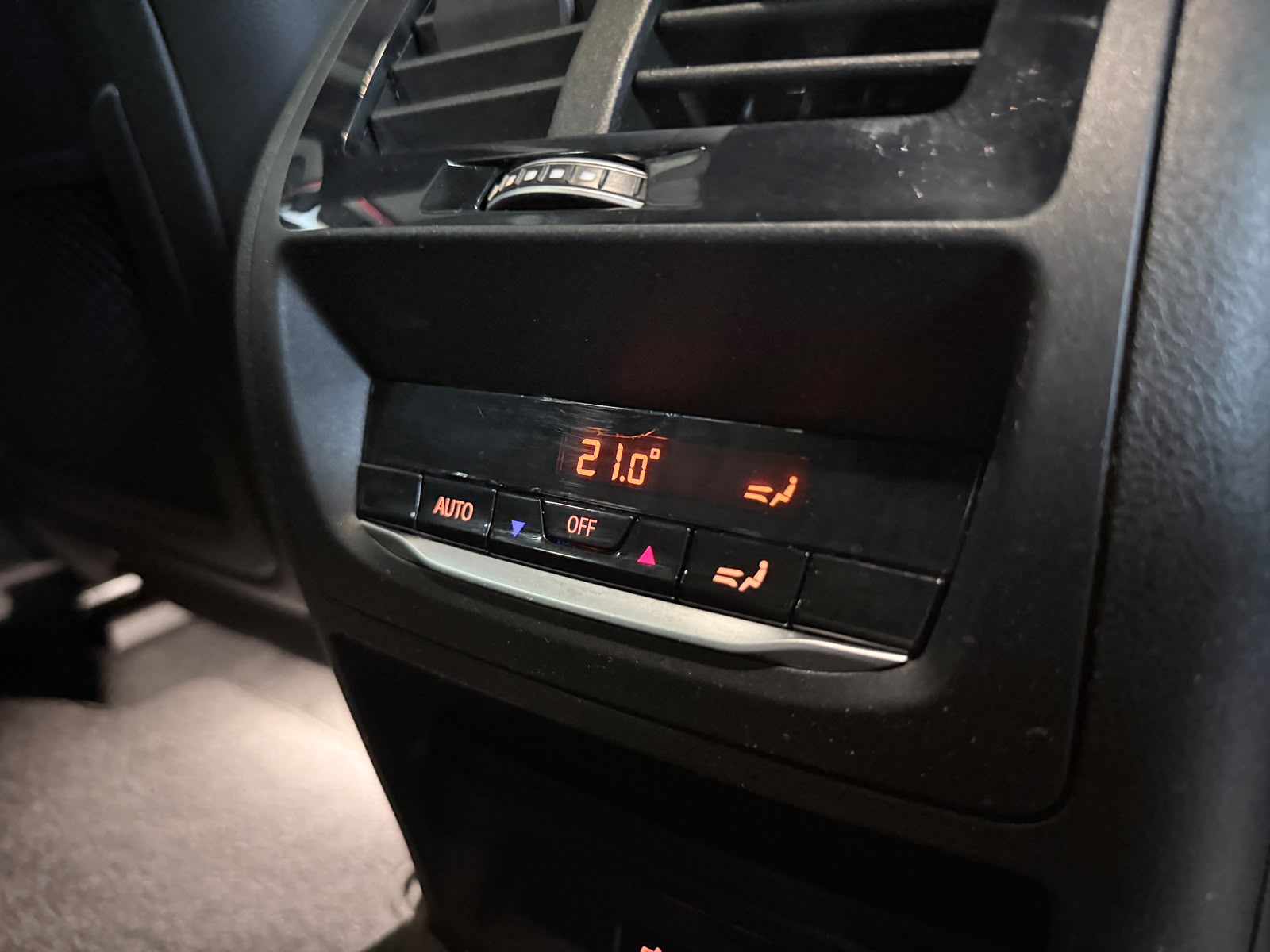 BMW X4 xDrive 48V M40d Steptronic-image-17