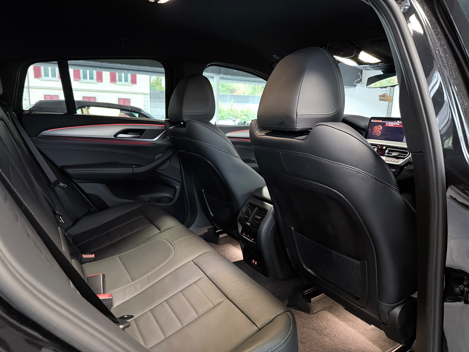 BMW X4 xDrive 48V M40d Steptronic-image-16
