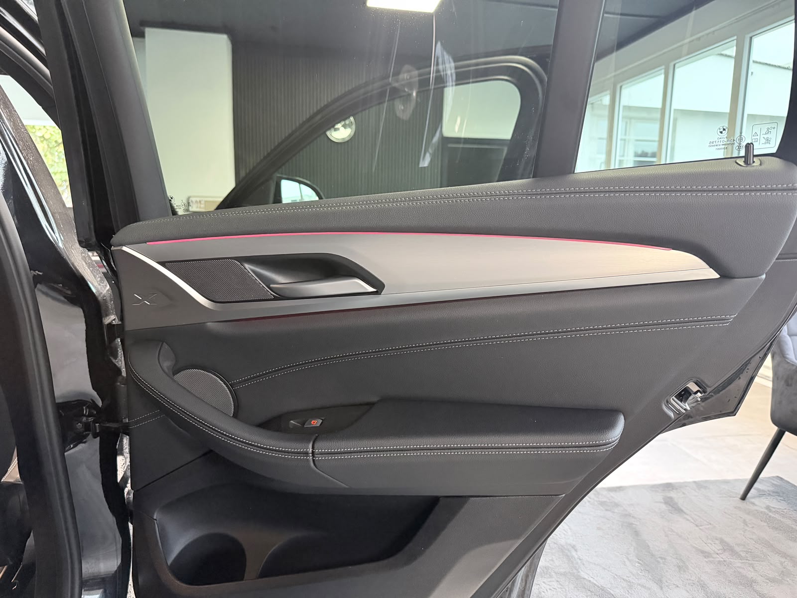 BMW X4 xDrive 48V M40d Steptronic-image-19