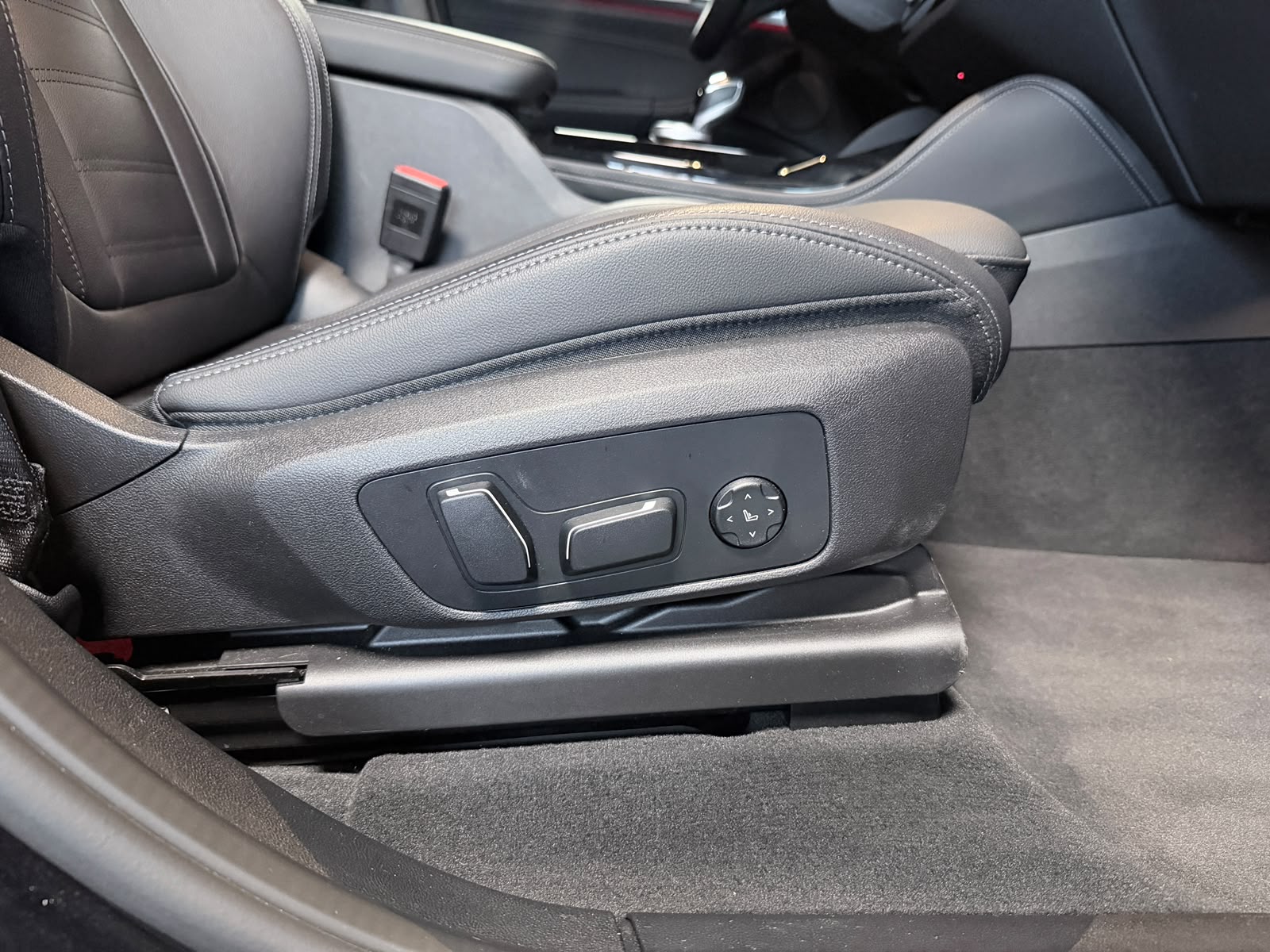 BMW X4 xDrive 48V M40d Steptronic-image-18