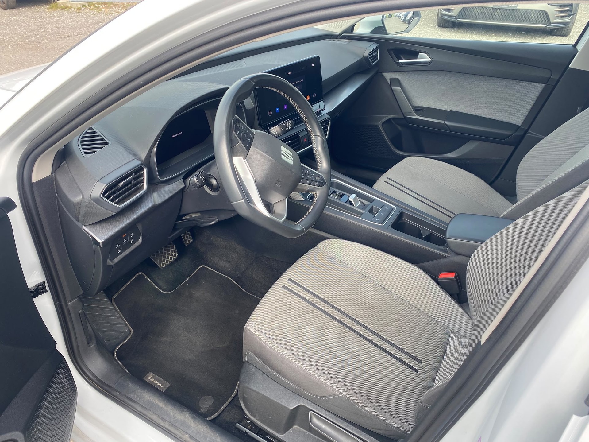 SEAT Leon ST 2.0 TDI EVO DSG Style-image-13