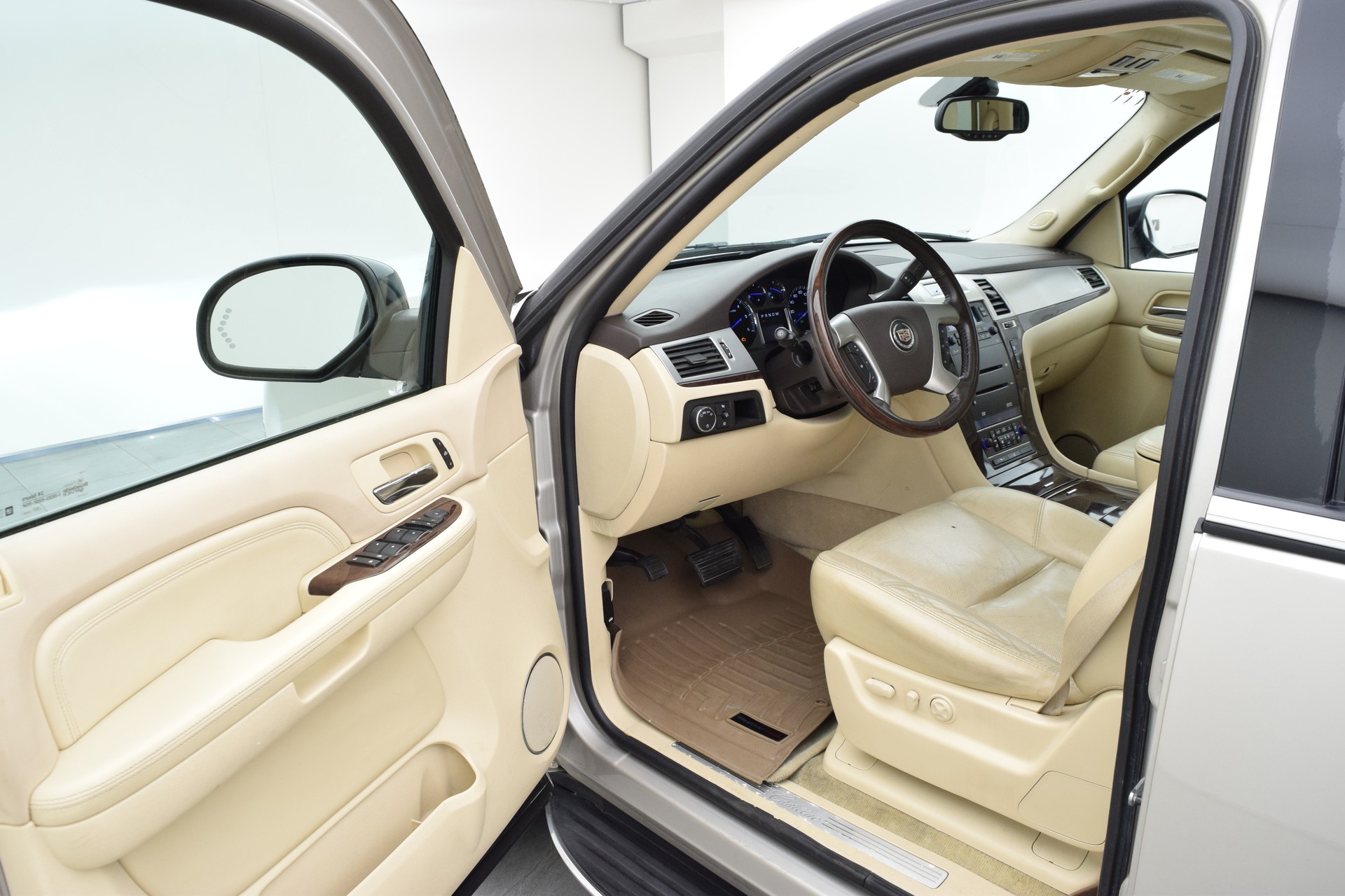 CADILLAC Escalade 6.2 ESV-image-9