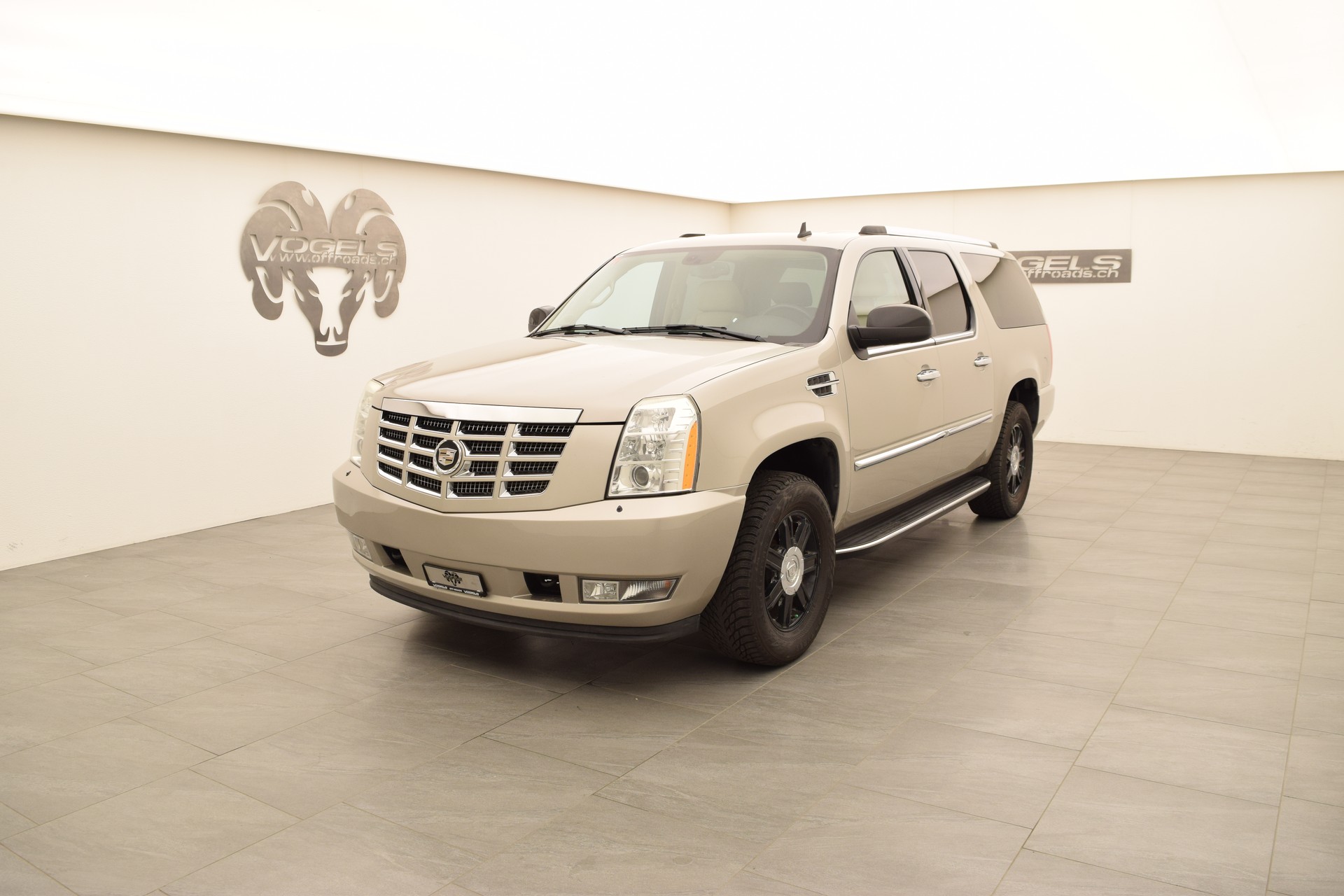 CADILLAC Escalade 6.2 ESV-image-0