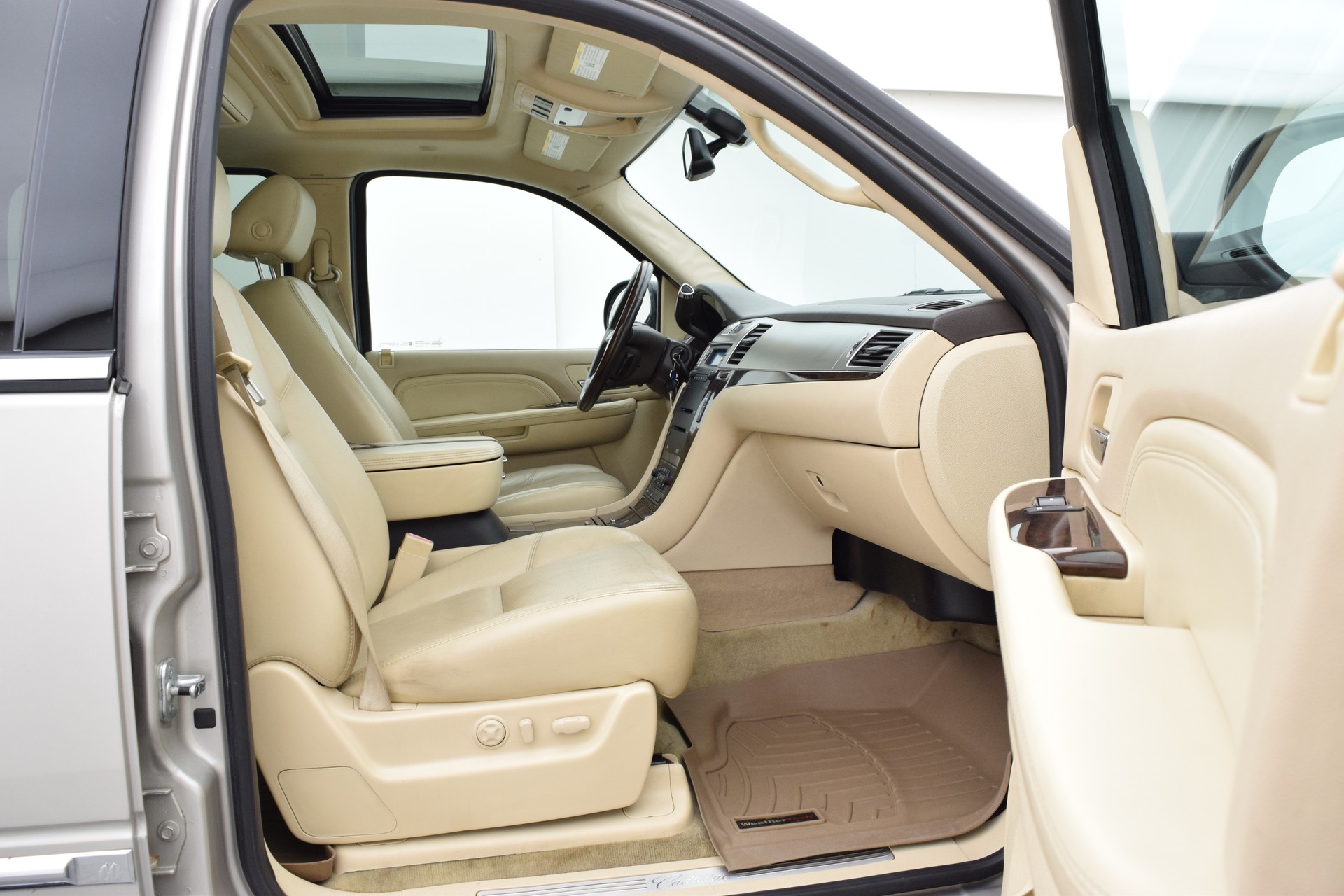 CADILLAC Escalade 6.2 ESV-image-12