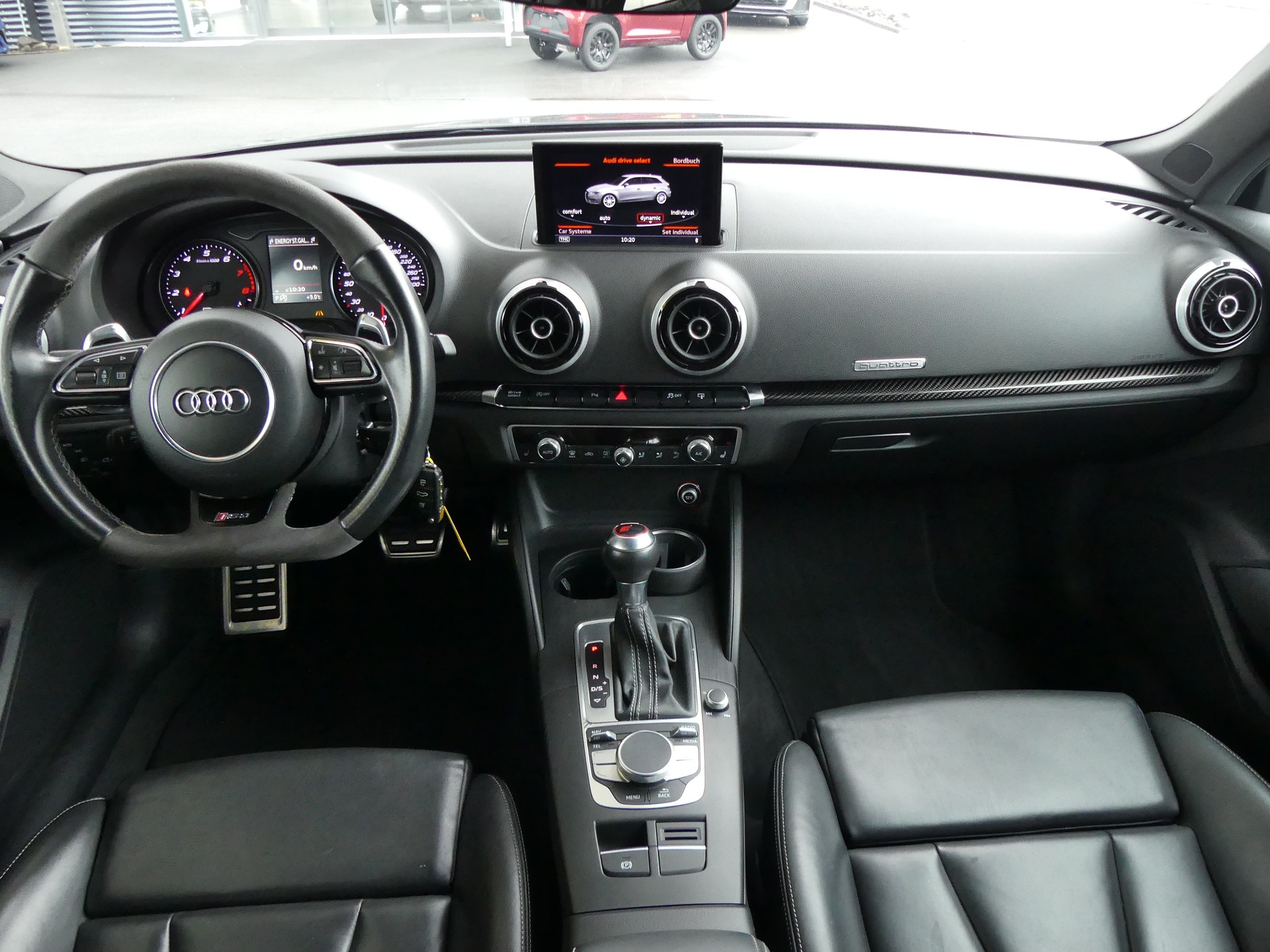 AUDI RS3 2.5 TSI quattro S-tronic-image-13