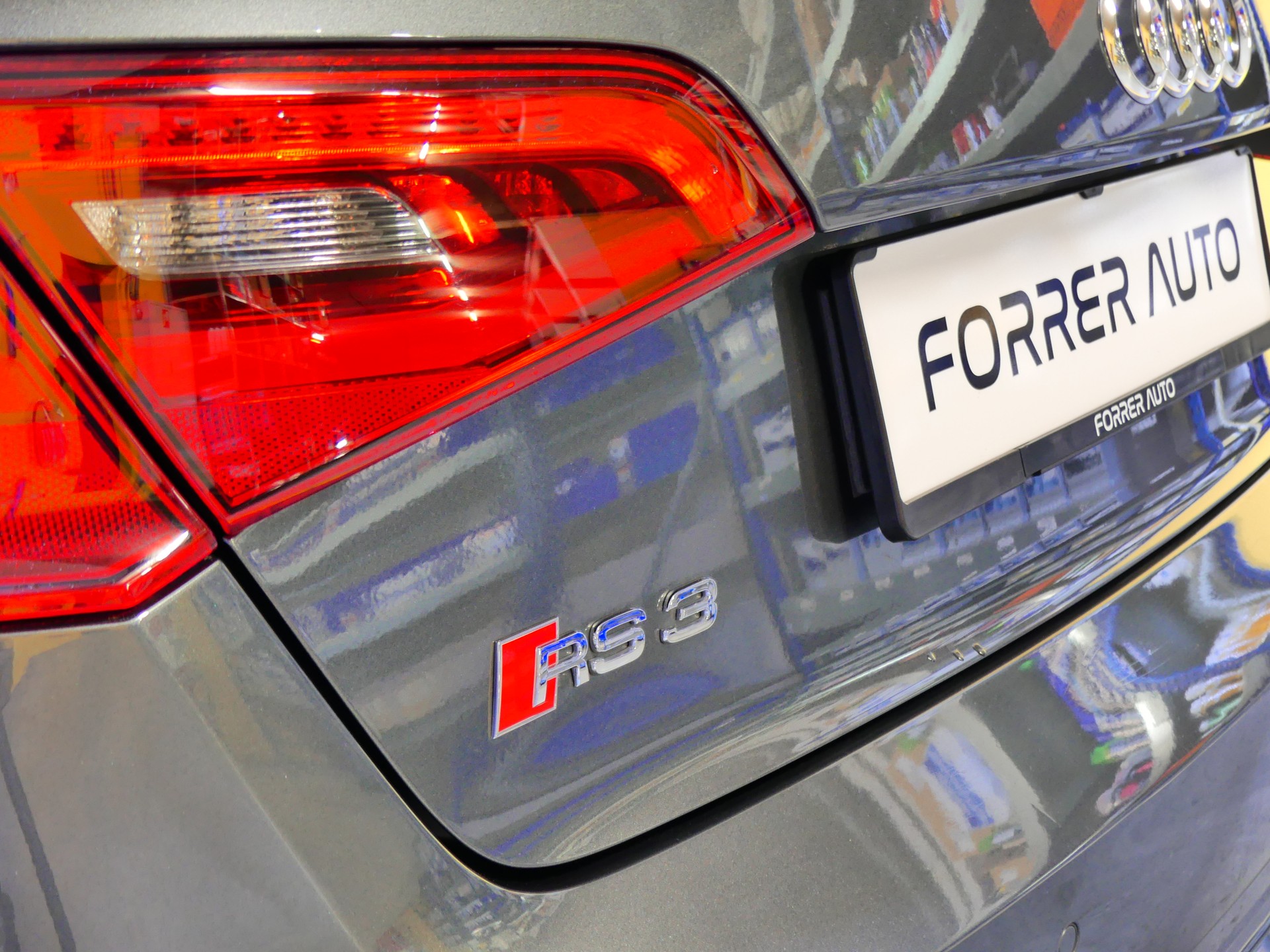 AUDI RS3 2.5 TSI quattro S-tronic-image-7