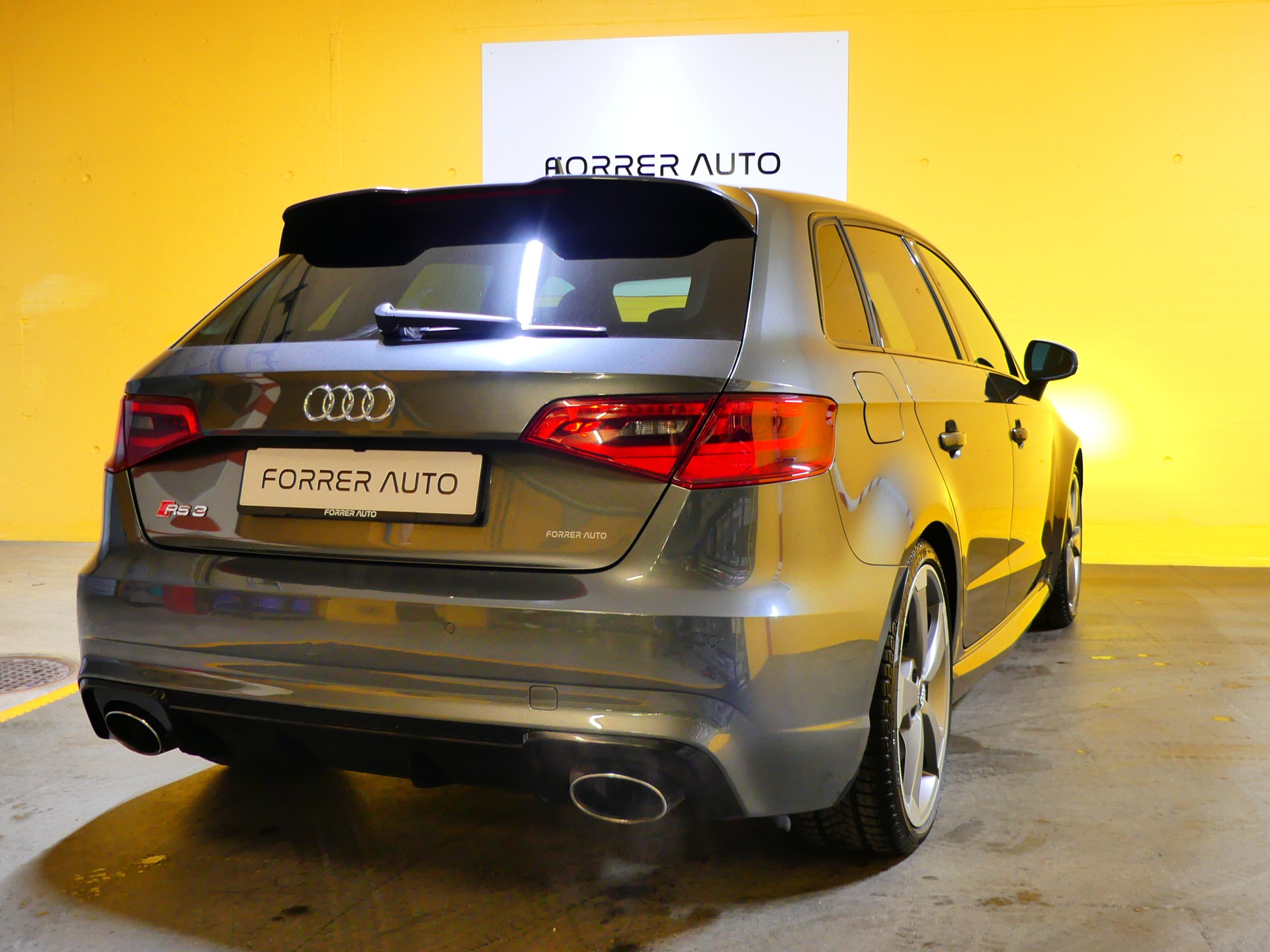 AUDI RS3 2.5 TSI quattro S-tronic-image-6