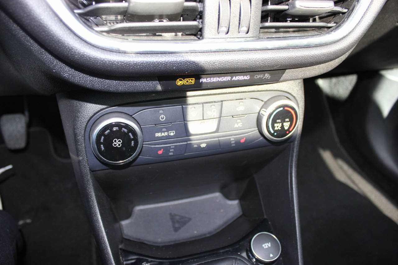 FORD Fiesta 1.5 TDCi Titanium-image-11