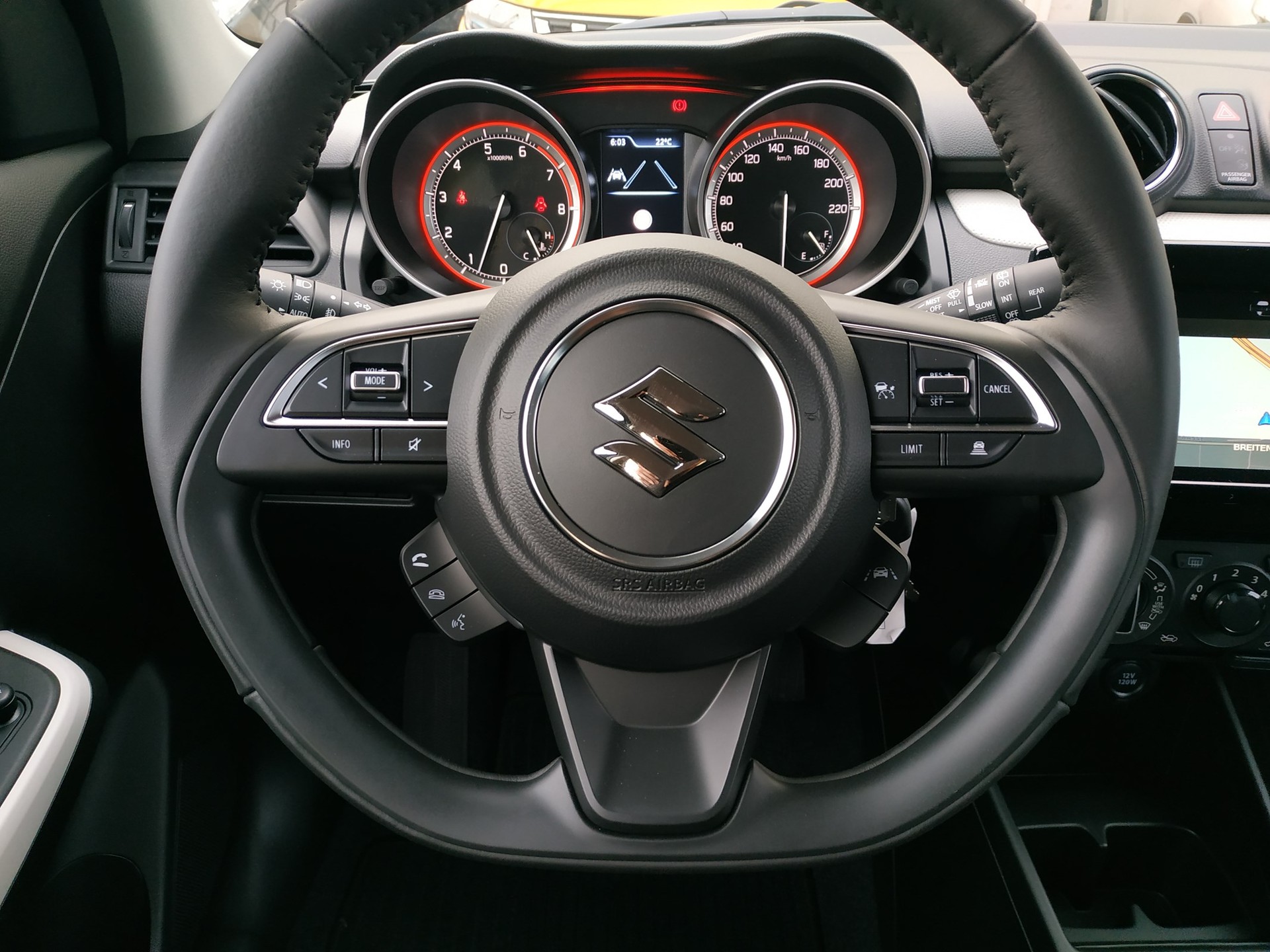 SUZUKI Swift 1.2 Compact + 4x4 Hybrid-image-12