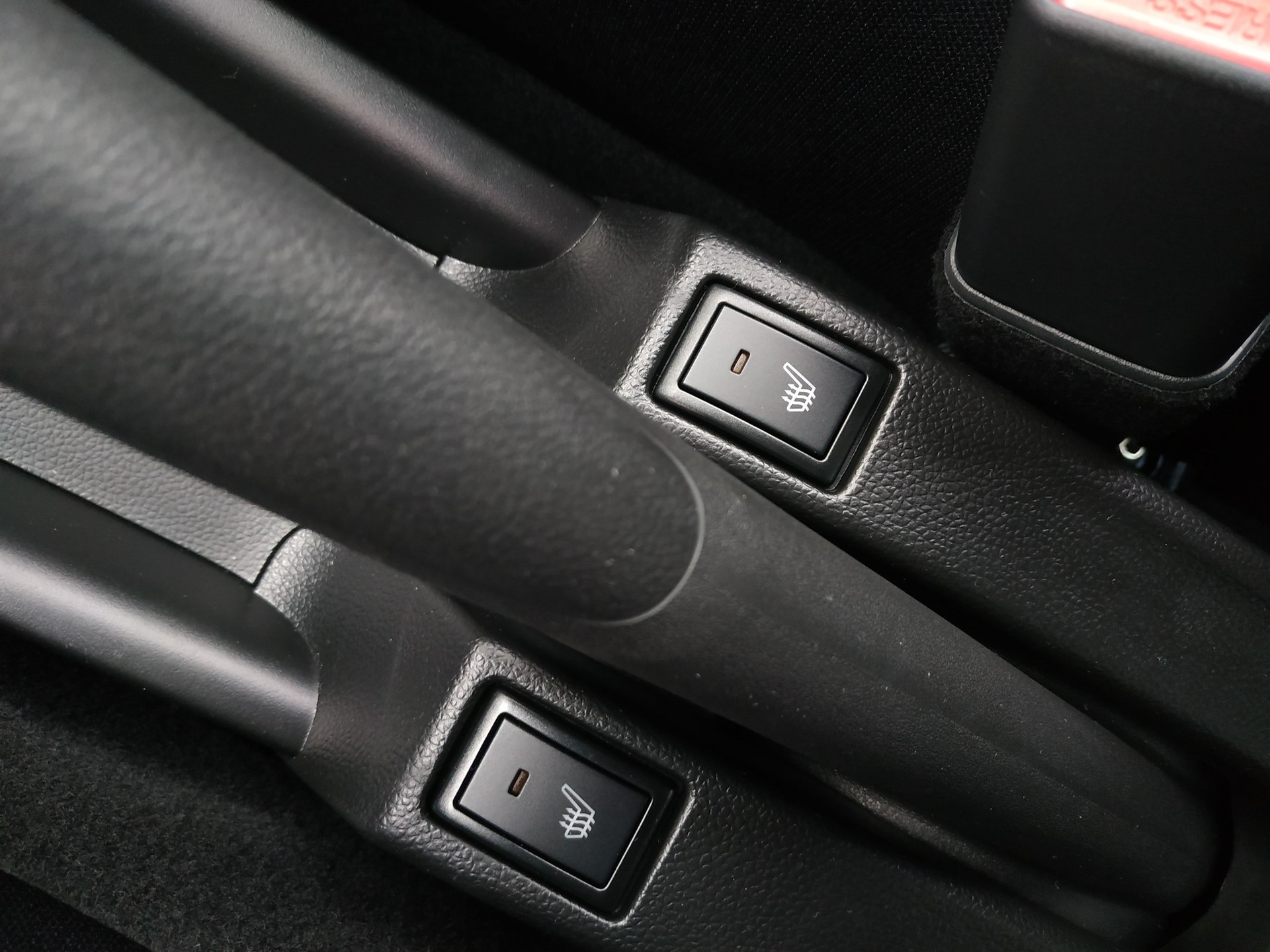 SUZUKI Swift 1.2 Compact + 4x4 Hybrid-image-16