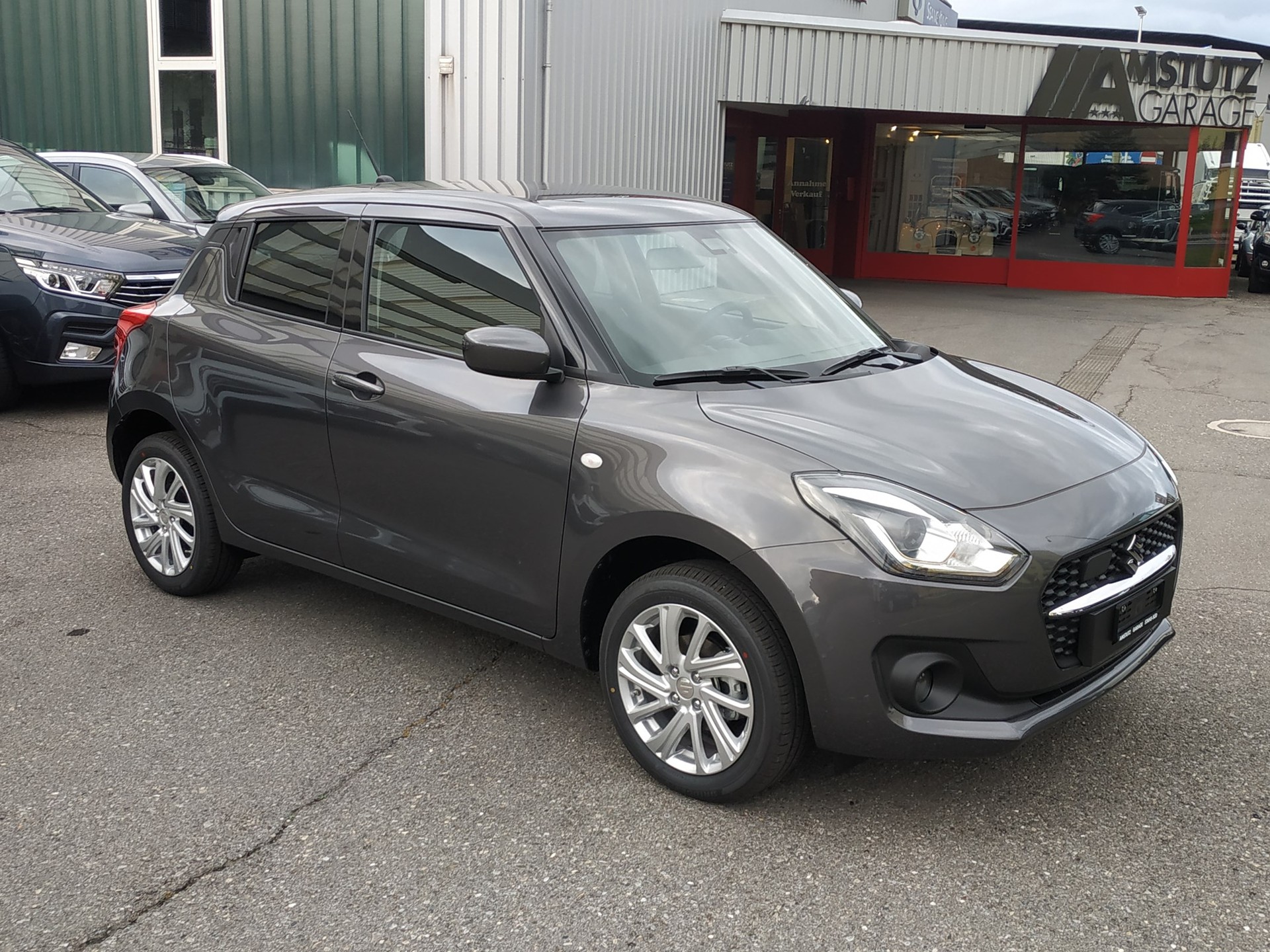 SUZUKI Swift 1.2 Compact + 4x4 Hybrid-image-1