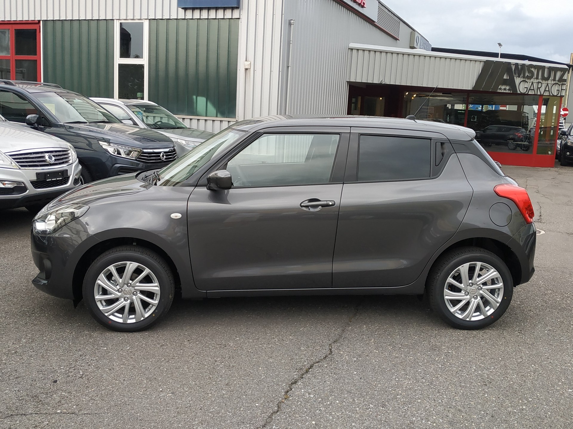 SUZUKI Swift 1.2 Compact + 4x4 Hybrid-image-6