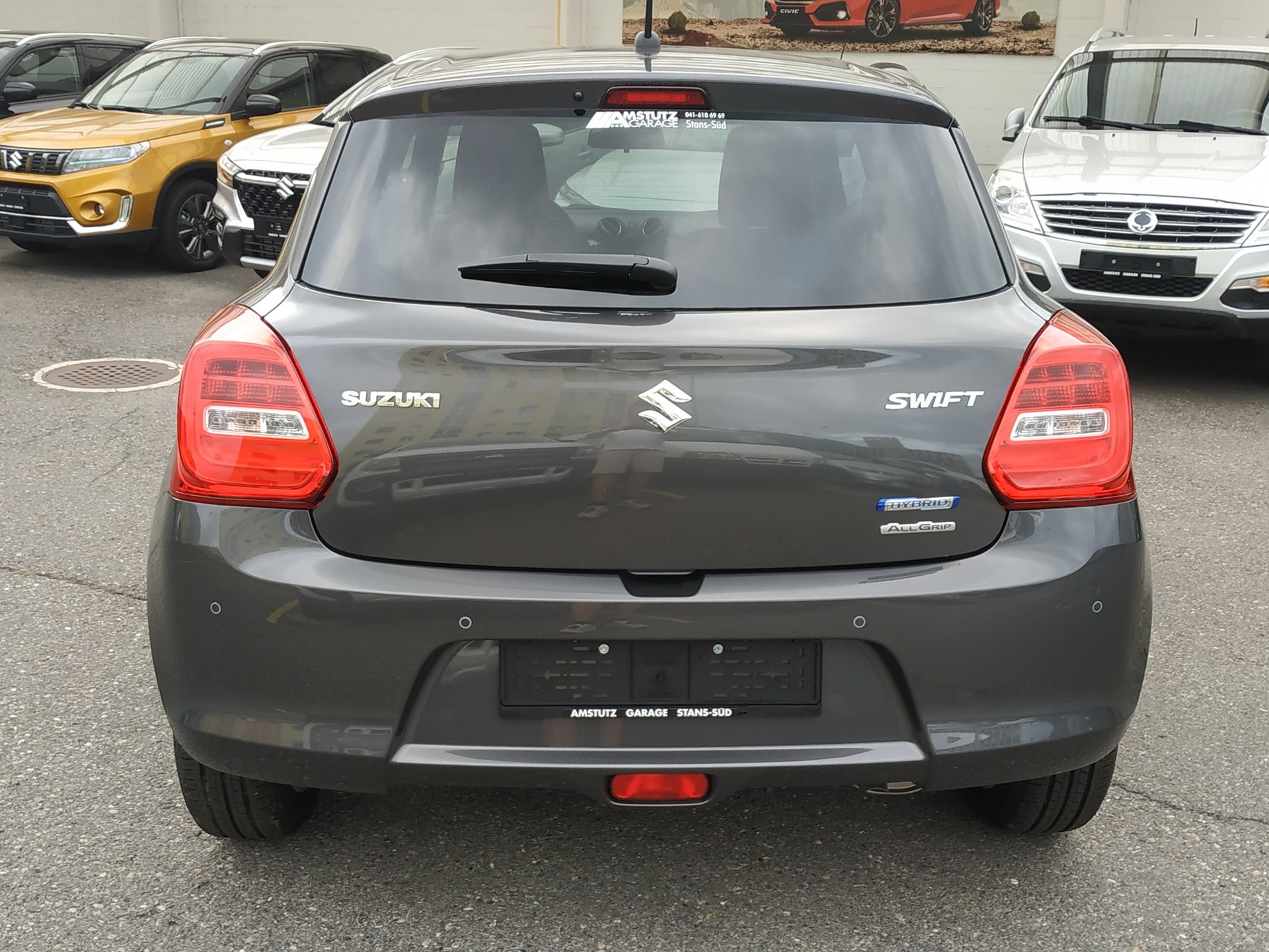 SUZUKI Swift 1.2 Compact + 4x4 Hybrid-image-7