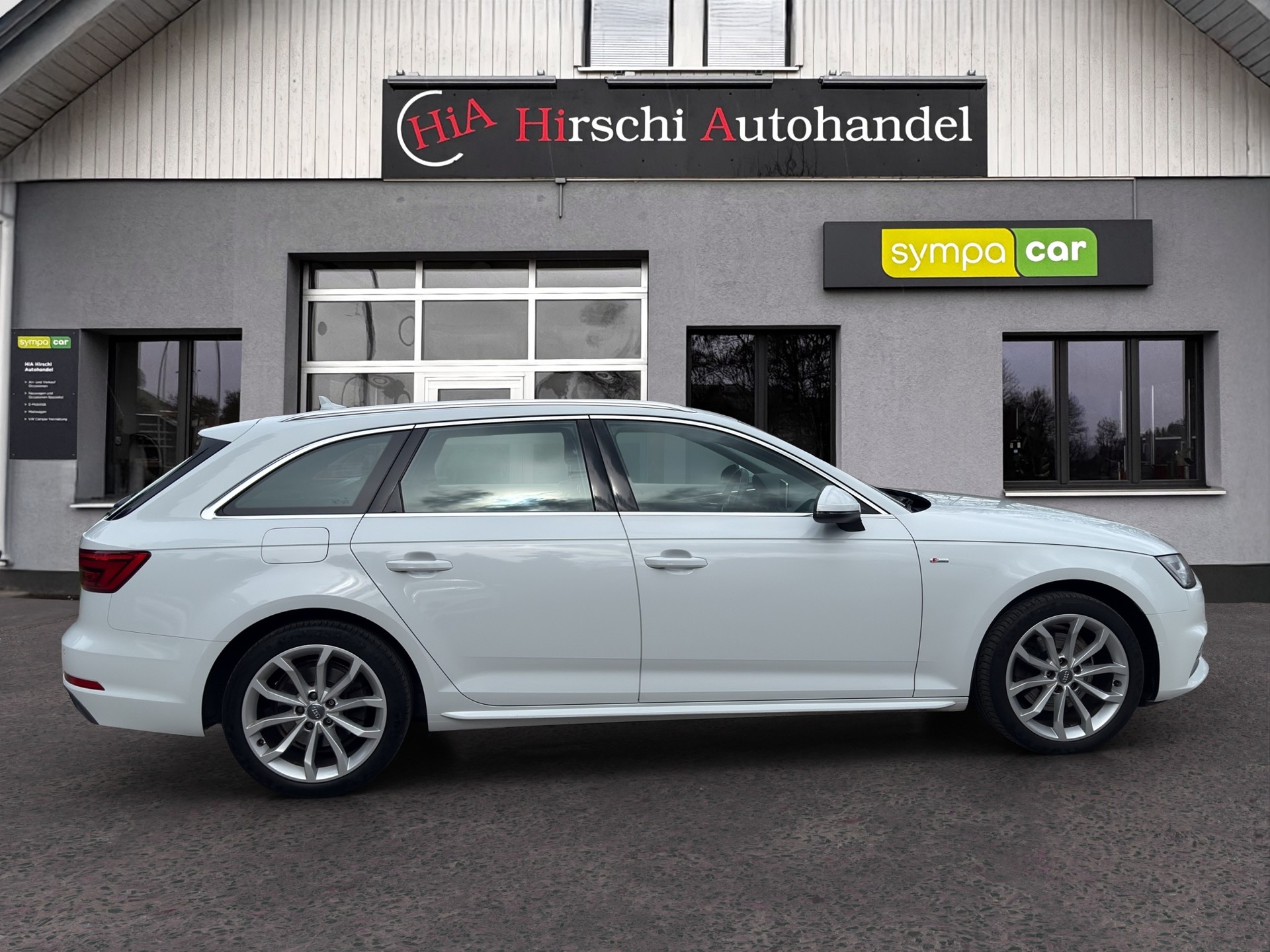 AUDI A4 Avant 2.0 TFSI Sport S-tronic S-Line-image-5