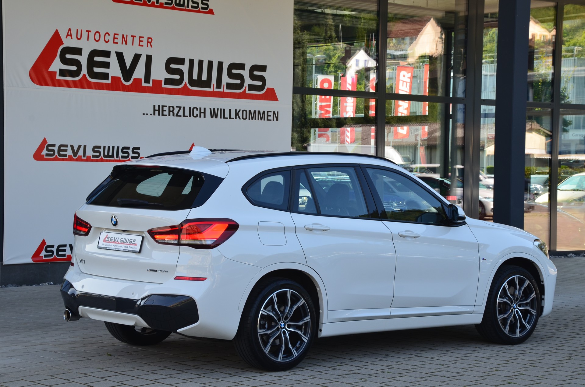 BMW X1 xDrive 25e M Sport Steptronic***Frisch ab MFK mit 1 Jahr oder 20000km Garantie***-image-2