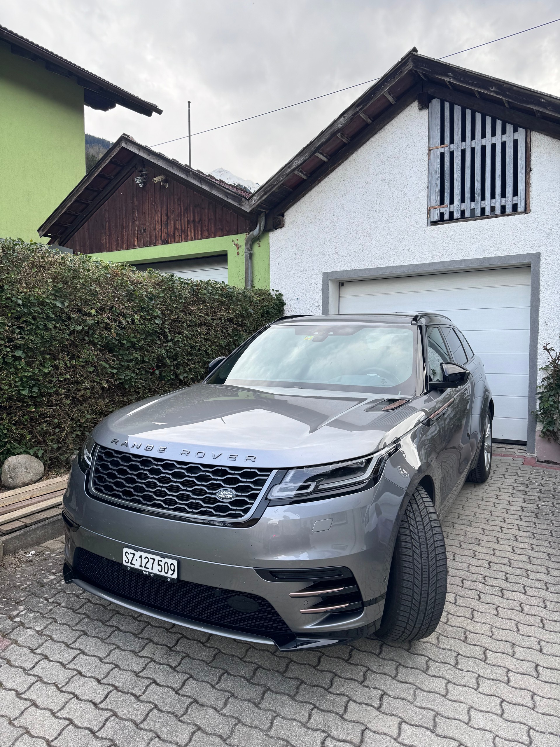LAND ROVER Range Rover Velar R-Dynamic P 300 SE Automatic-image-0