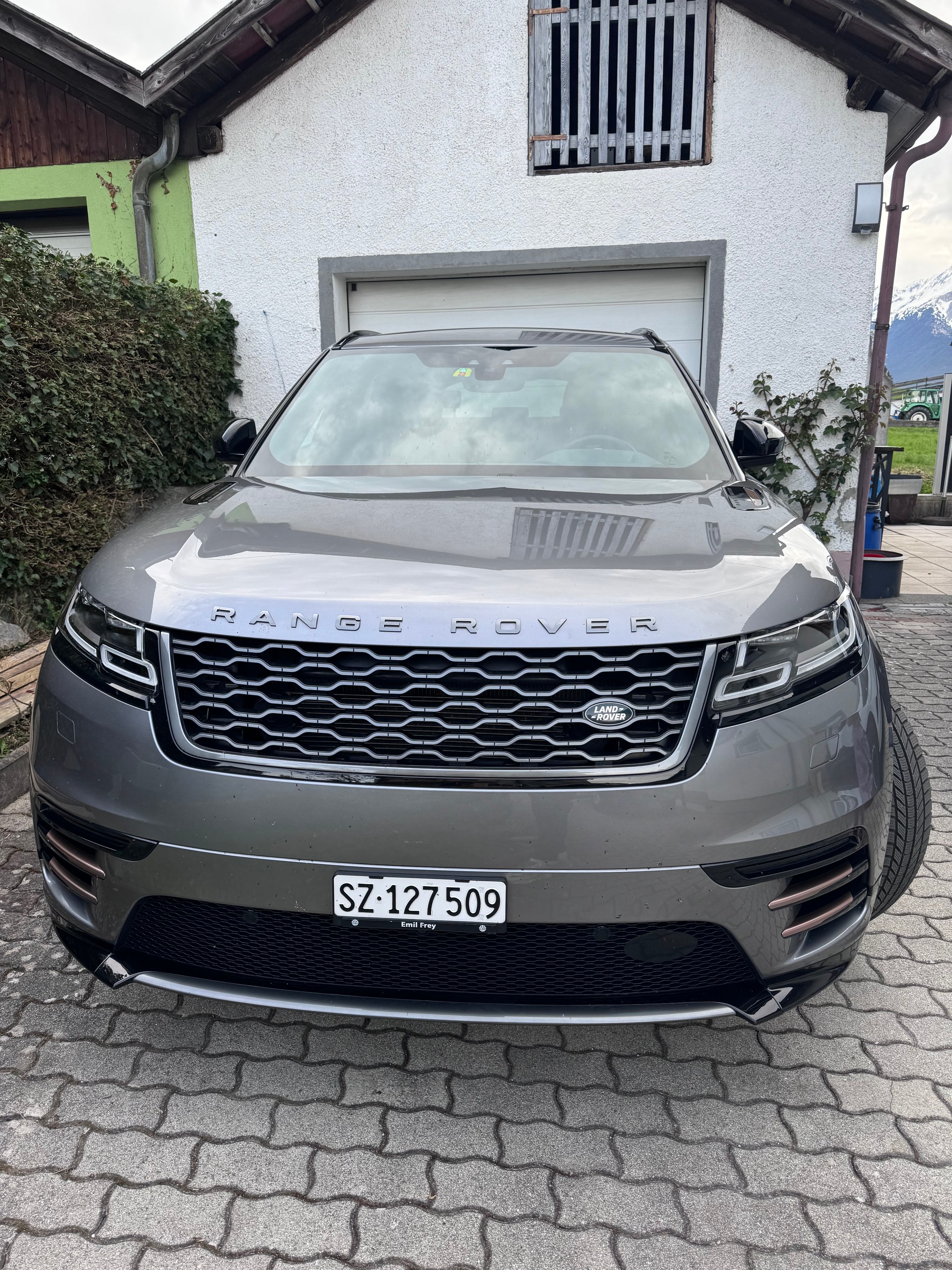 LAND ROVER Range Rover Velar R-Dynamic P 300 SE Automatic-image-3