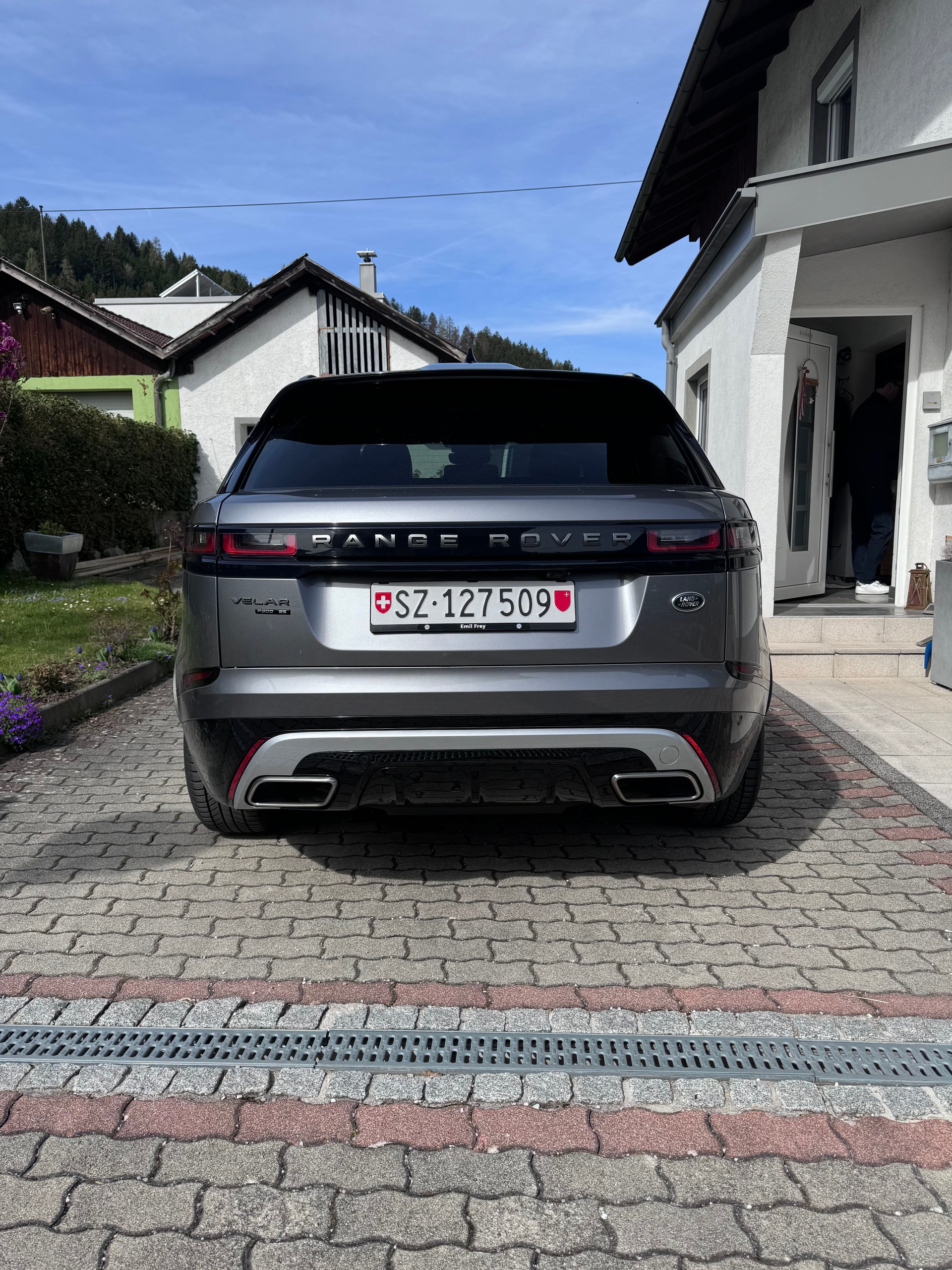 LAND ROVER Range Rover Velar R-Dynamic P 300 SE Automatic-image-1