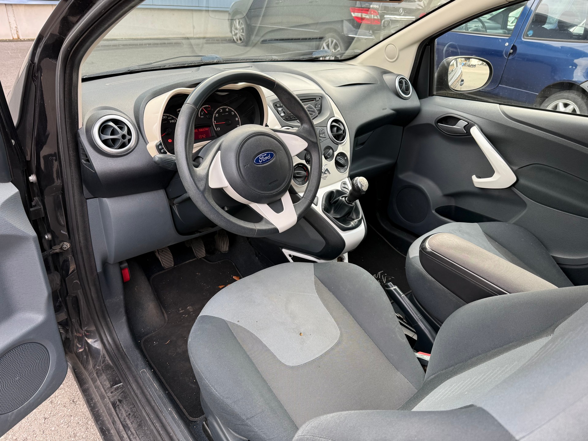 FORD KA 1.25 Titanium-image-6