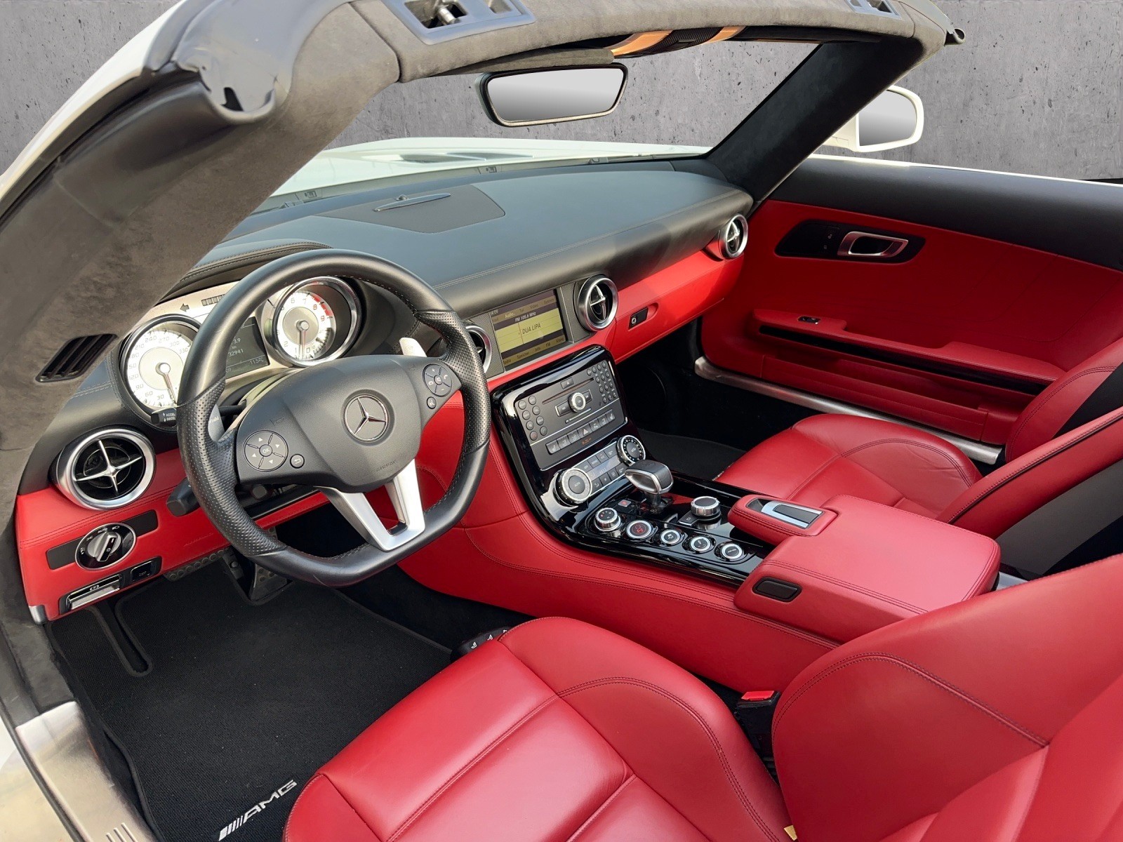 MERCEDES-BENZ SLS 63 AMG GT Speedshift-image-9