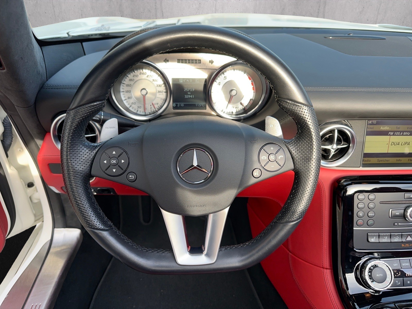 MERCEDES-BENZ SLS 63 AMG GT Speedshift-image-10