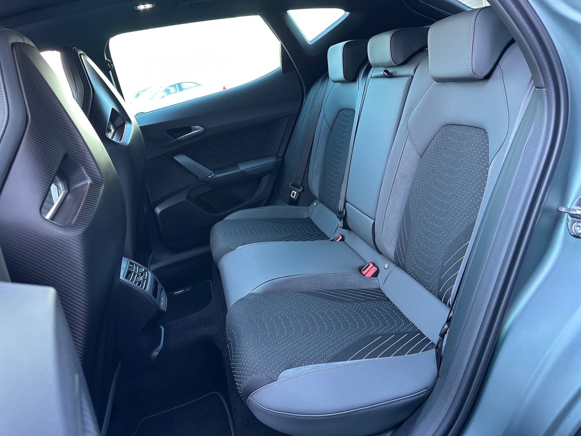 CUPRA Formentor 1.5 e-HYBRID pHEV Extreme DSG-image-6