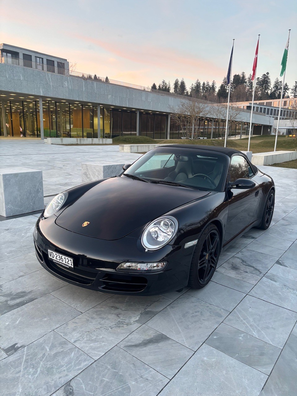 PORSCHE 911 Cabrio Carrera S-image-1