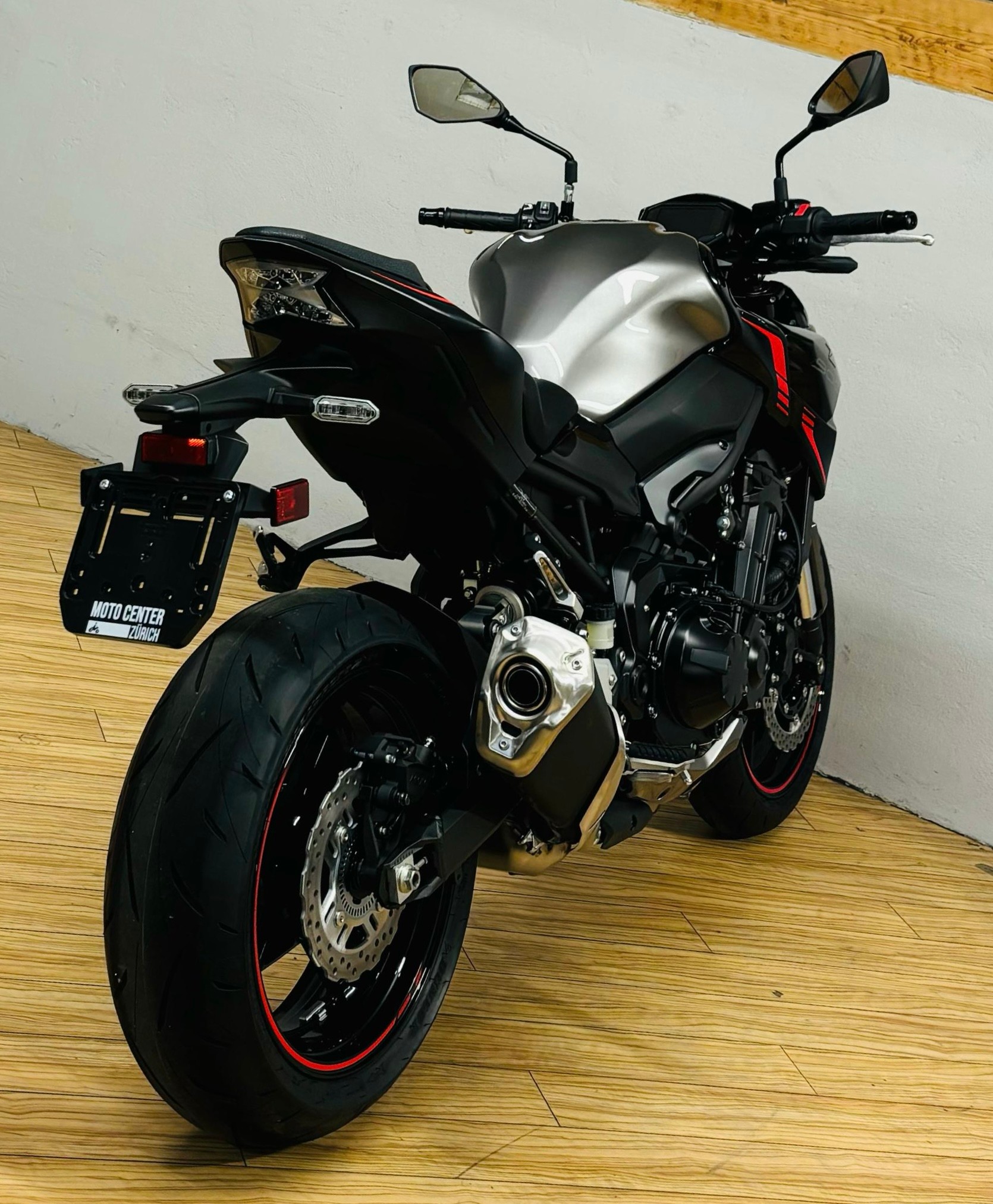 KAWASAKI Z 900 (35kW)-showroom-element-2