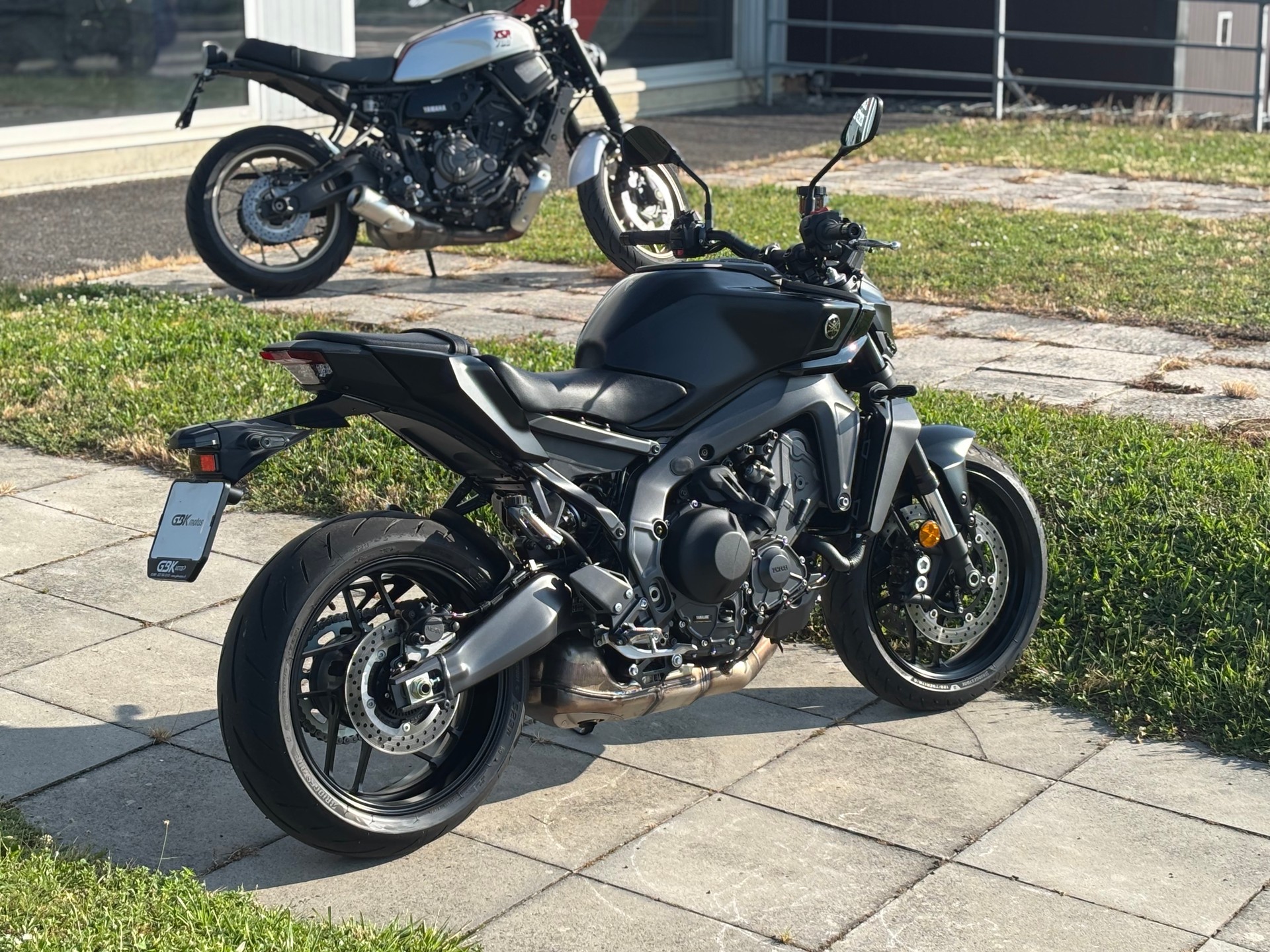 YAMAHA MT-09 Y-AMT-showroom-element-2