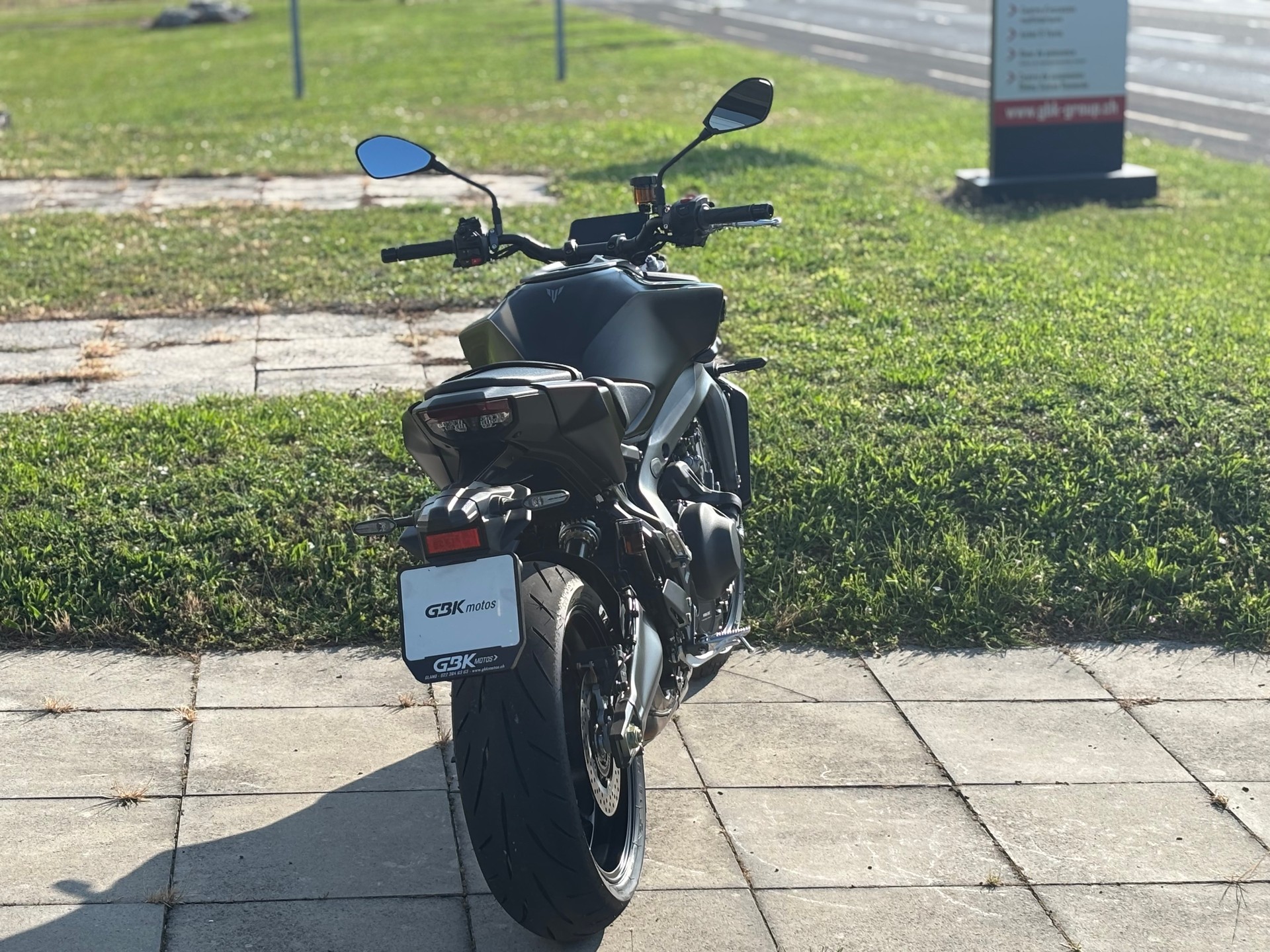 YAMAHA MT-09 Y-AMT-showroom-element-3