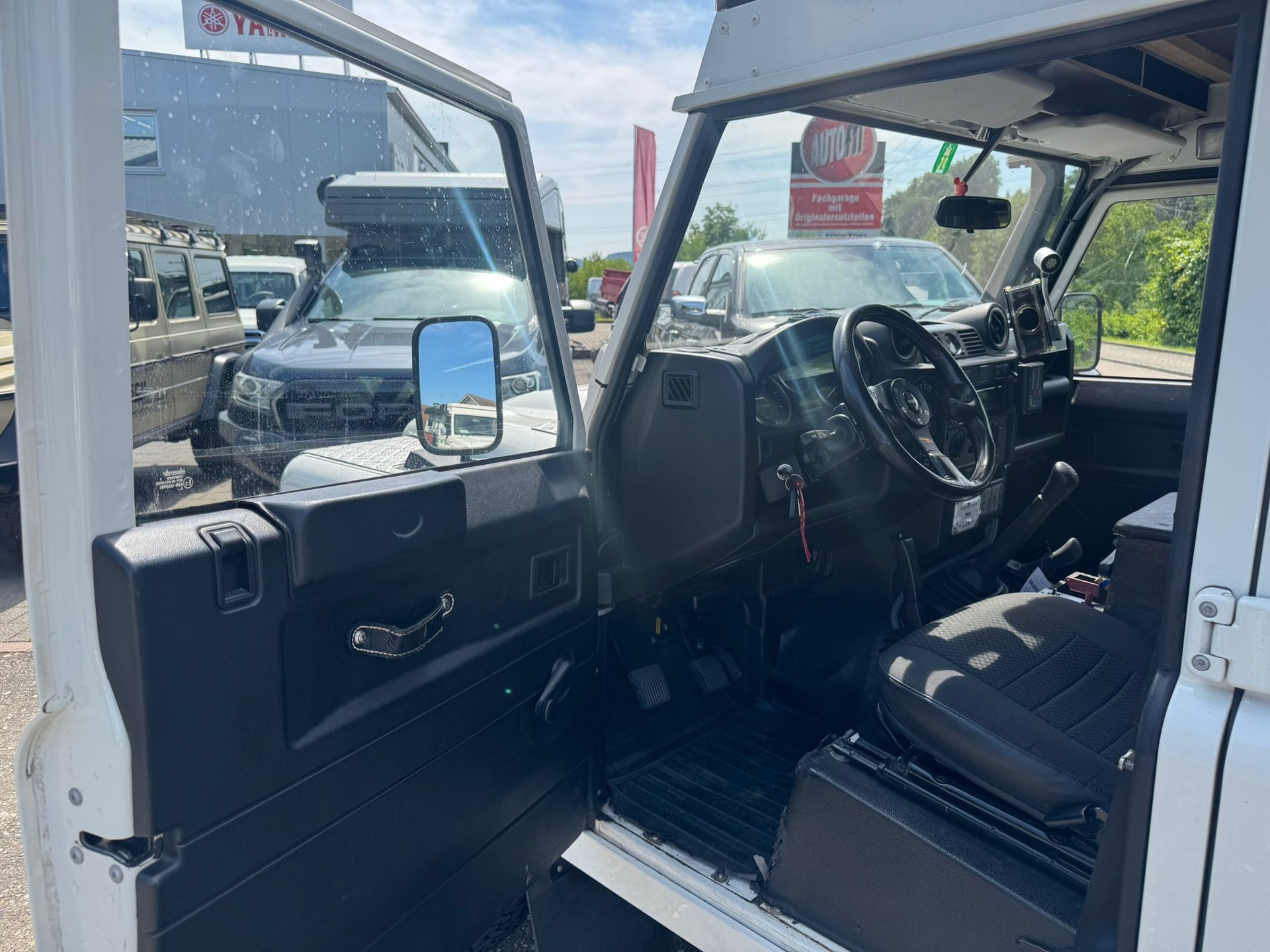 LAND ROVER Defender 110 SW 2.4Tdc-image-7