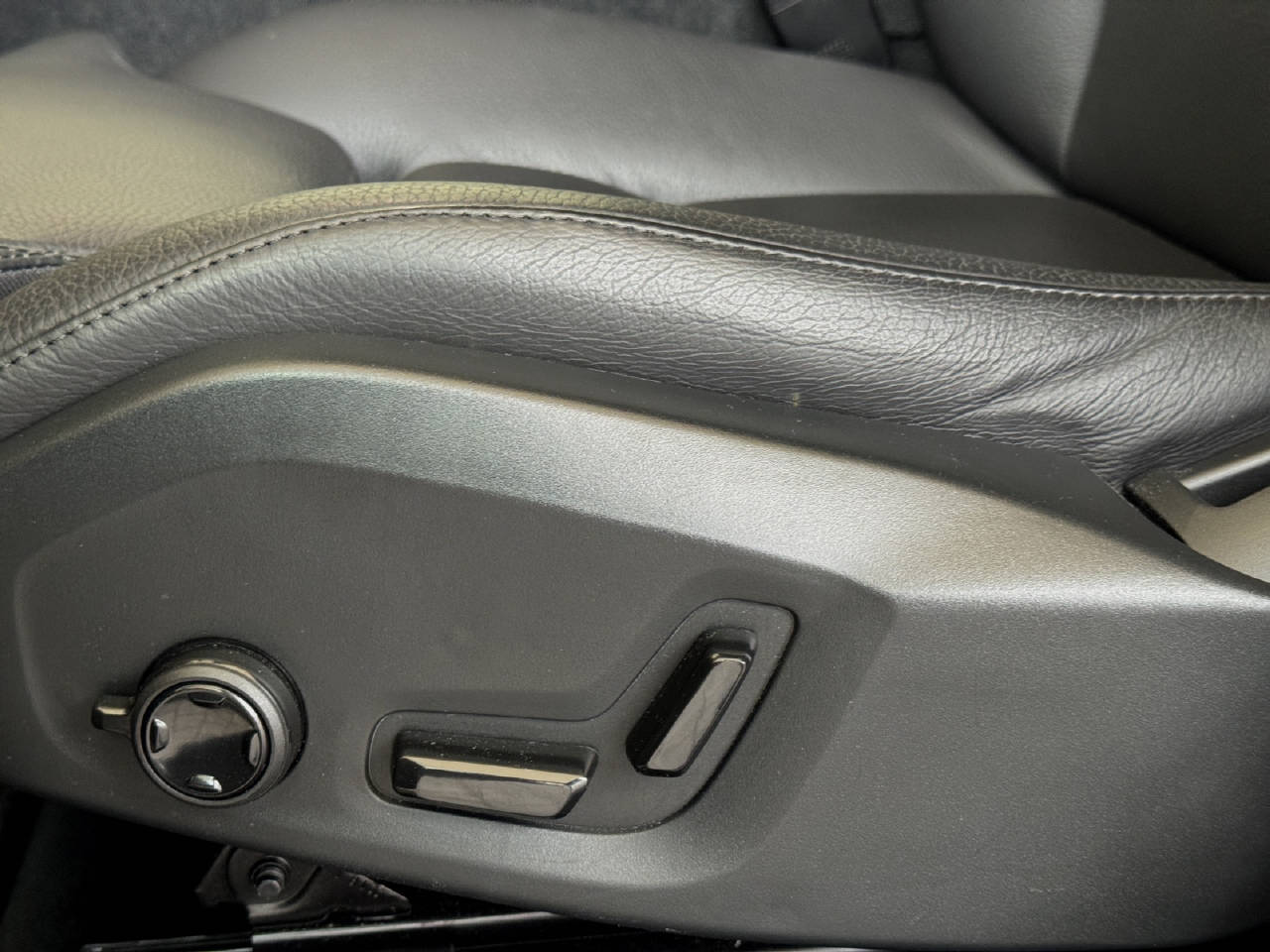VOLVO XC60 2.0 T6 TE Ultimate Bright-image-12