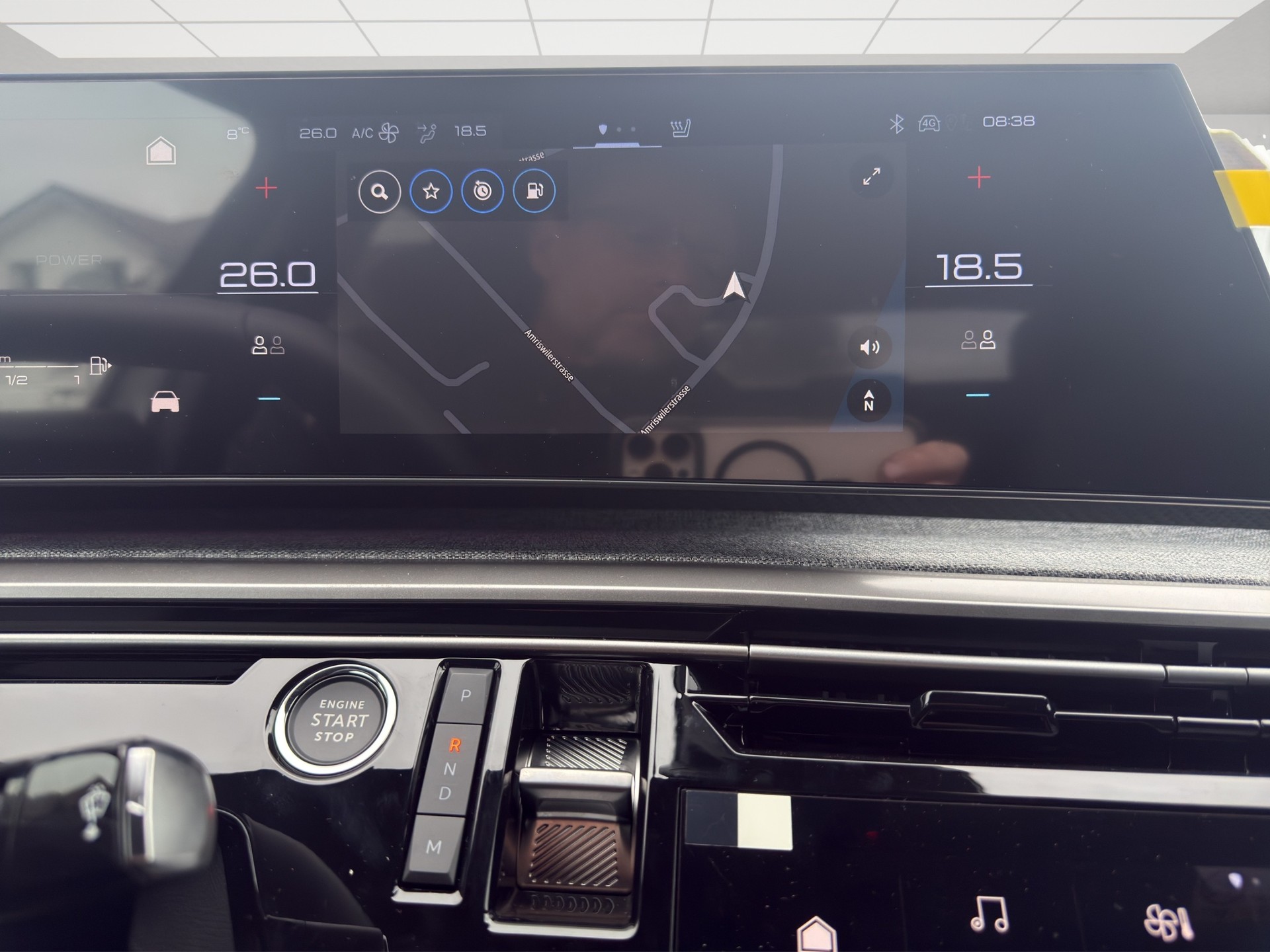 PEUGEOT 3008 145 e-DSC6 Hybrid Allure-image-25