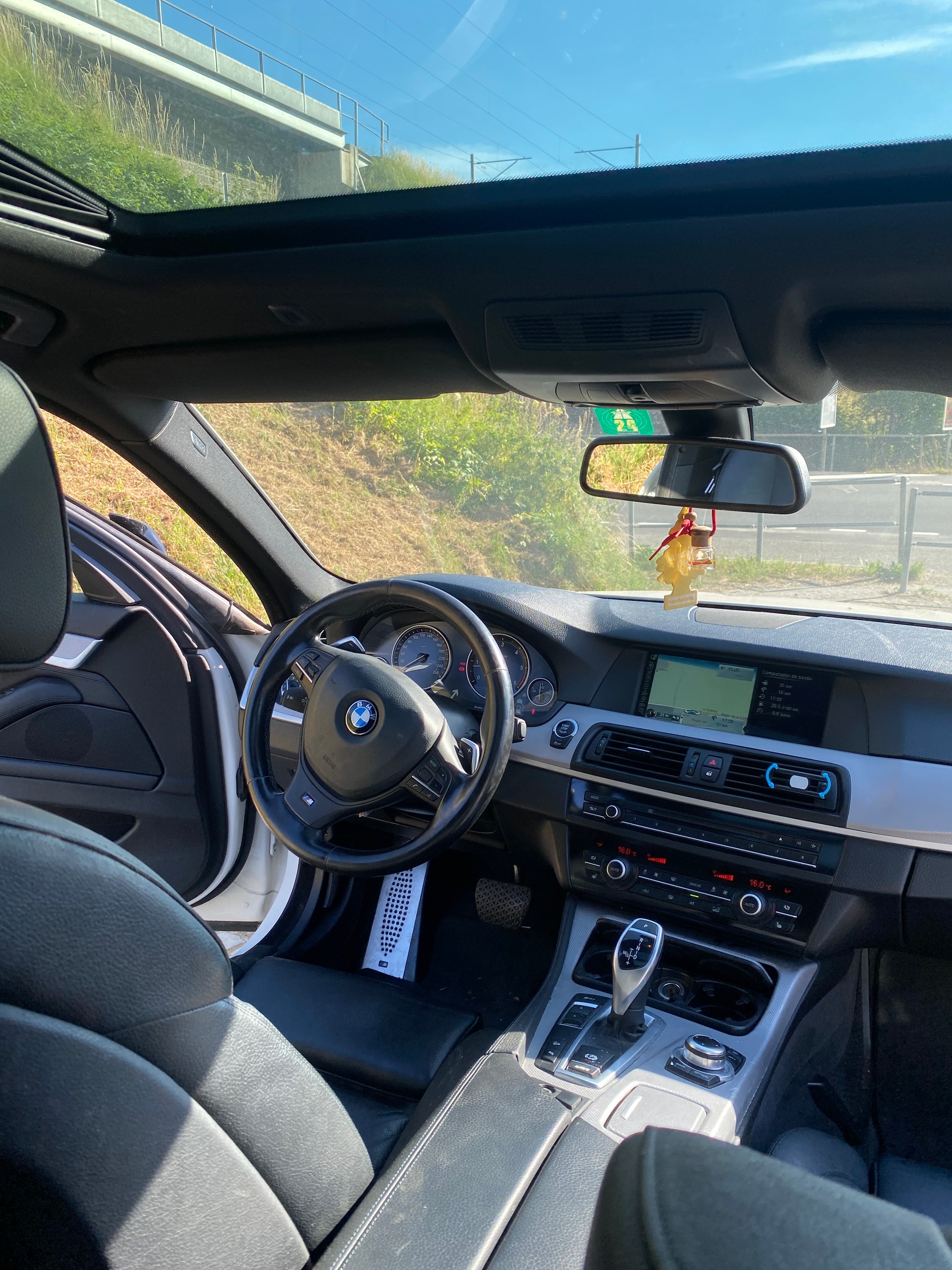 BMW 525d xDrive Touring Steptronic-image-9