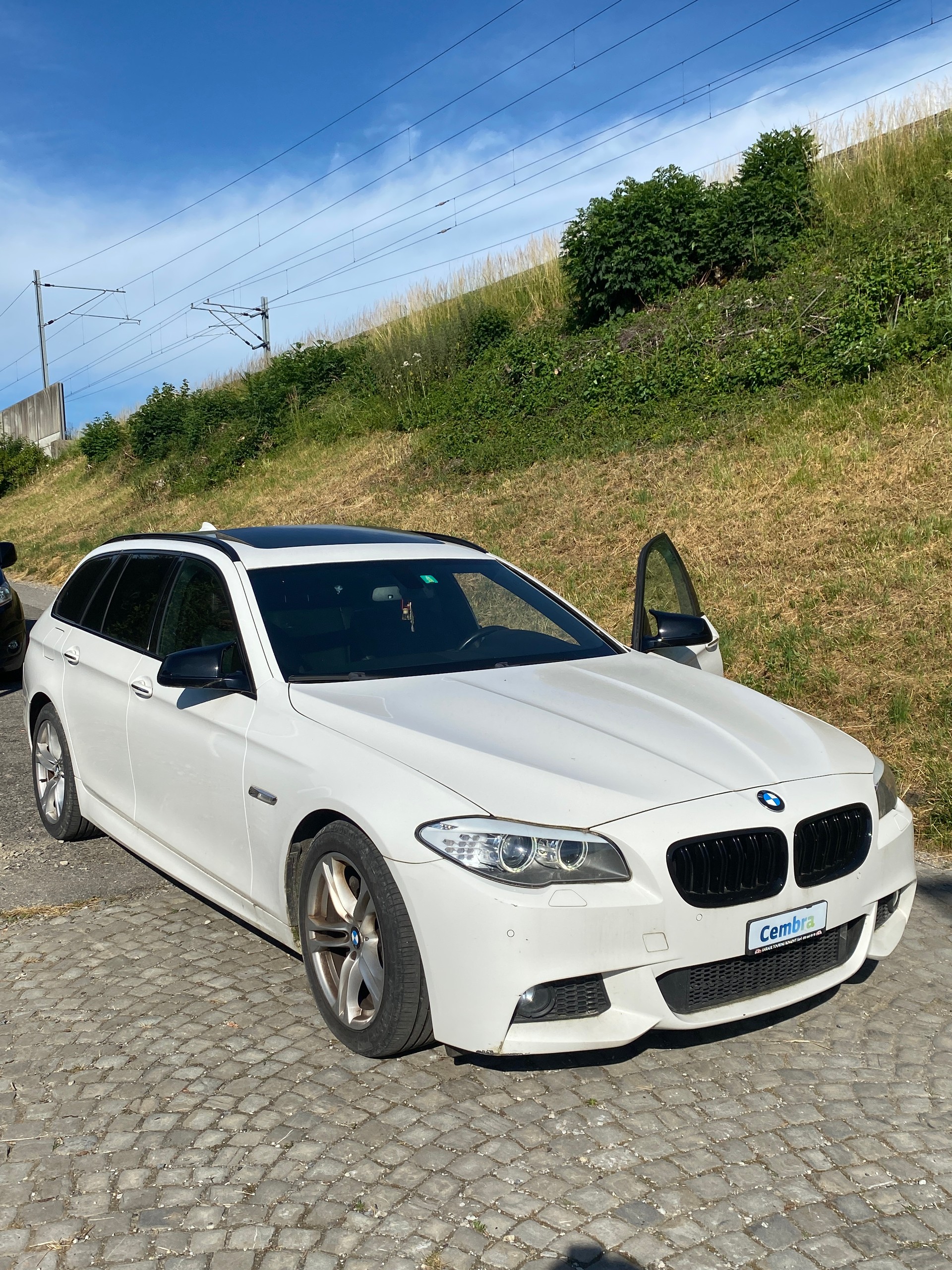 BMW 525d xDrive Touring Steptronic-image-0