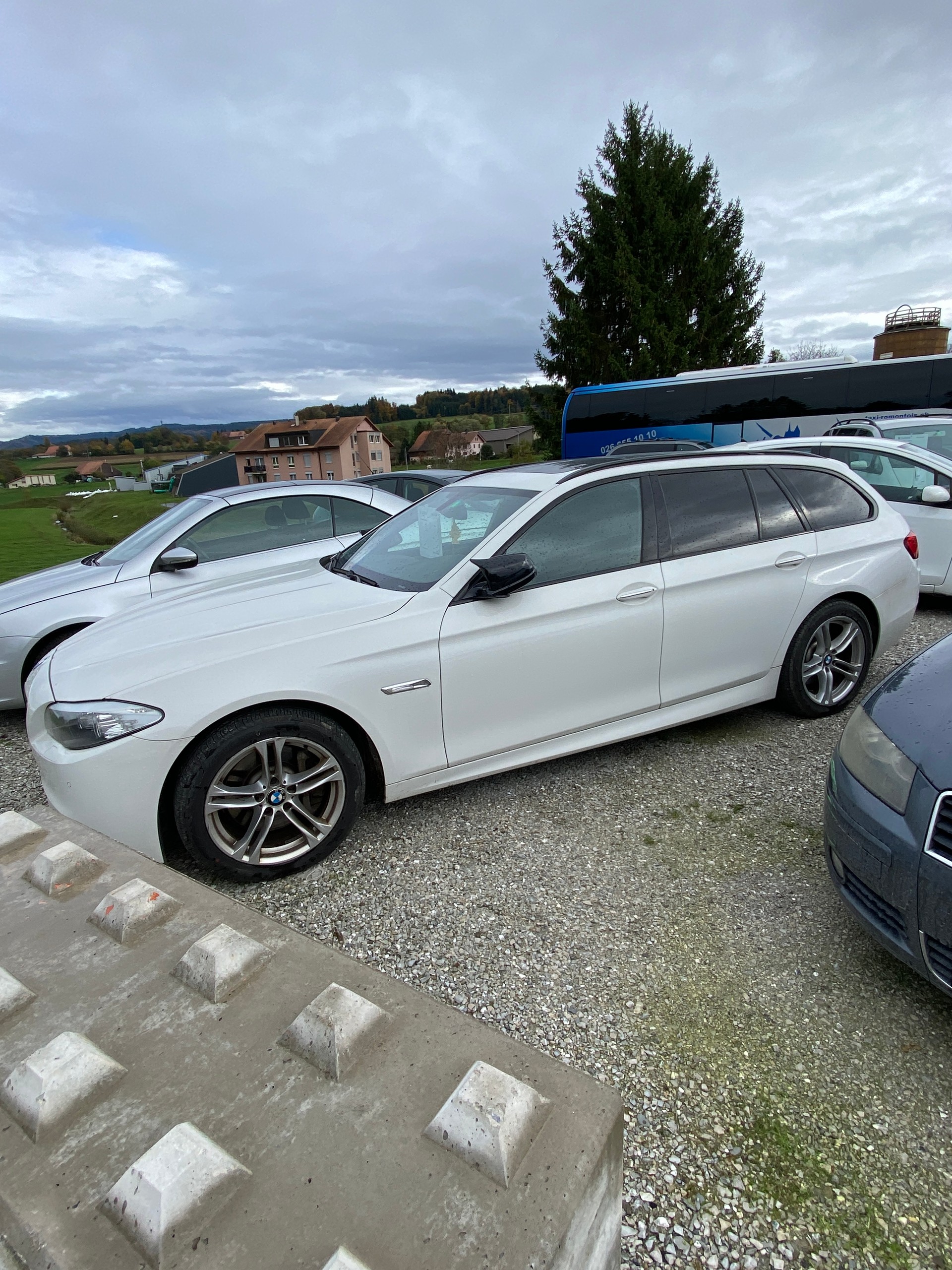 BMW 525d xDrive Touring Steptronic-image-1